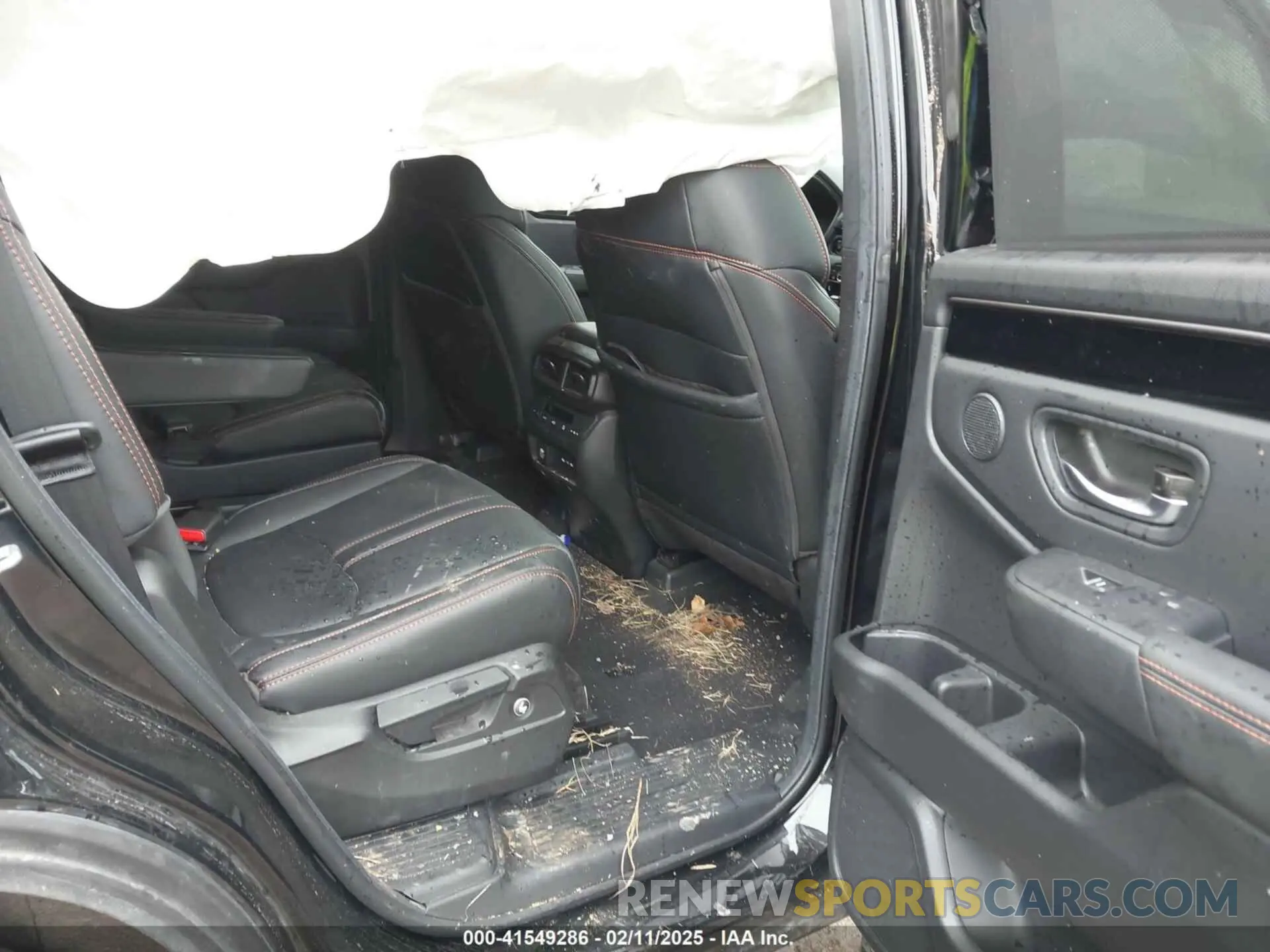 8 Photograph of a damaged car 5FNYG1H67SB039458 HONDA PILOT 2025