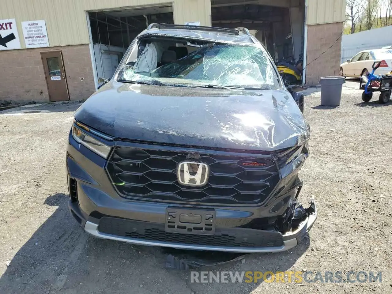 5 Photograph of a damaged car 5FNYG1H6XSB053824 HONDA PILOT 2025