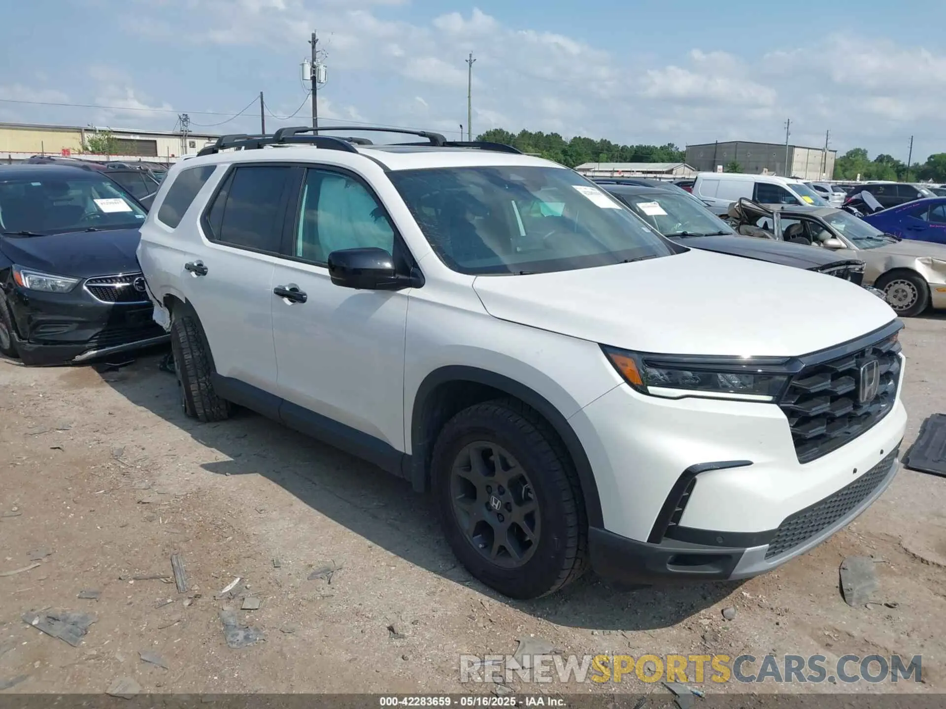 1 Photograph of a damaged car 5FNYG1H6XSB073135 HONDA PILOT 2025