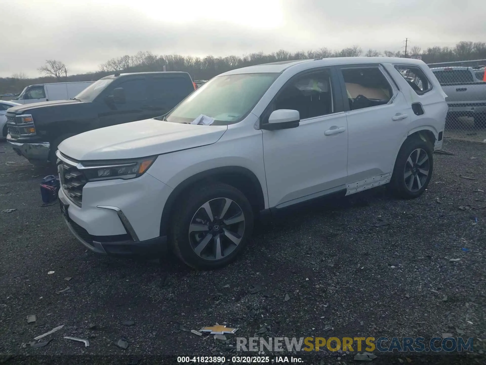 2 Photograph of a damaged car 5FNYG1H76SB014396 HONDA PILOT 2025