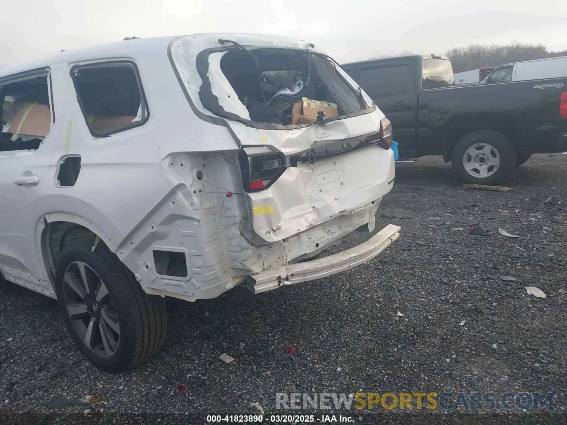 6 Photograph of a damaged car 5FNYG1H76SB014396 HONDA PILOT 2025