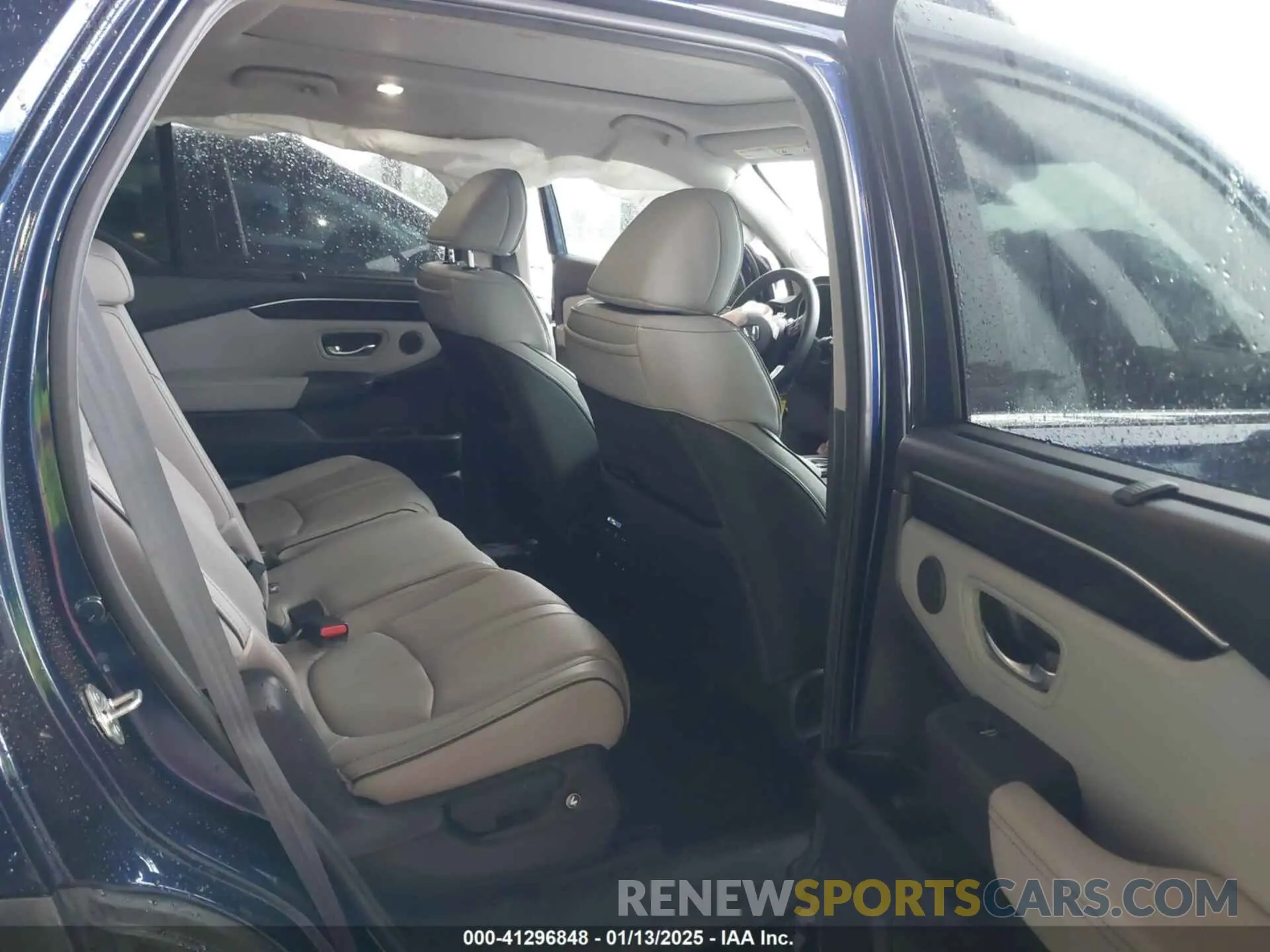 8 Фотография поврежденного автомобиля 5FNYG1H82SB020687 HONDA PILOT 2025