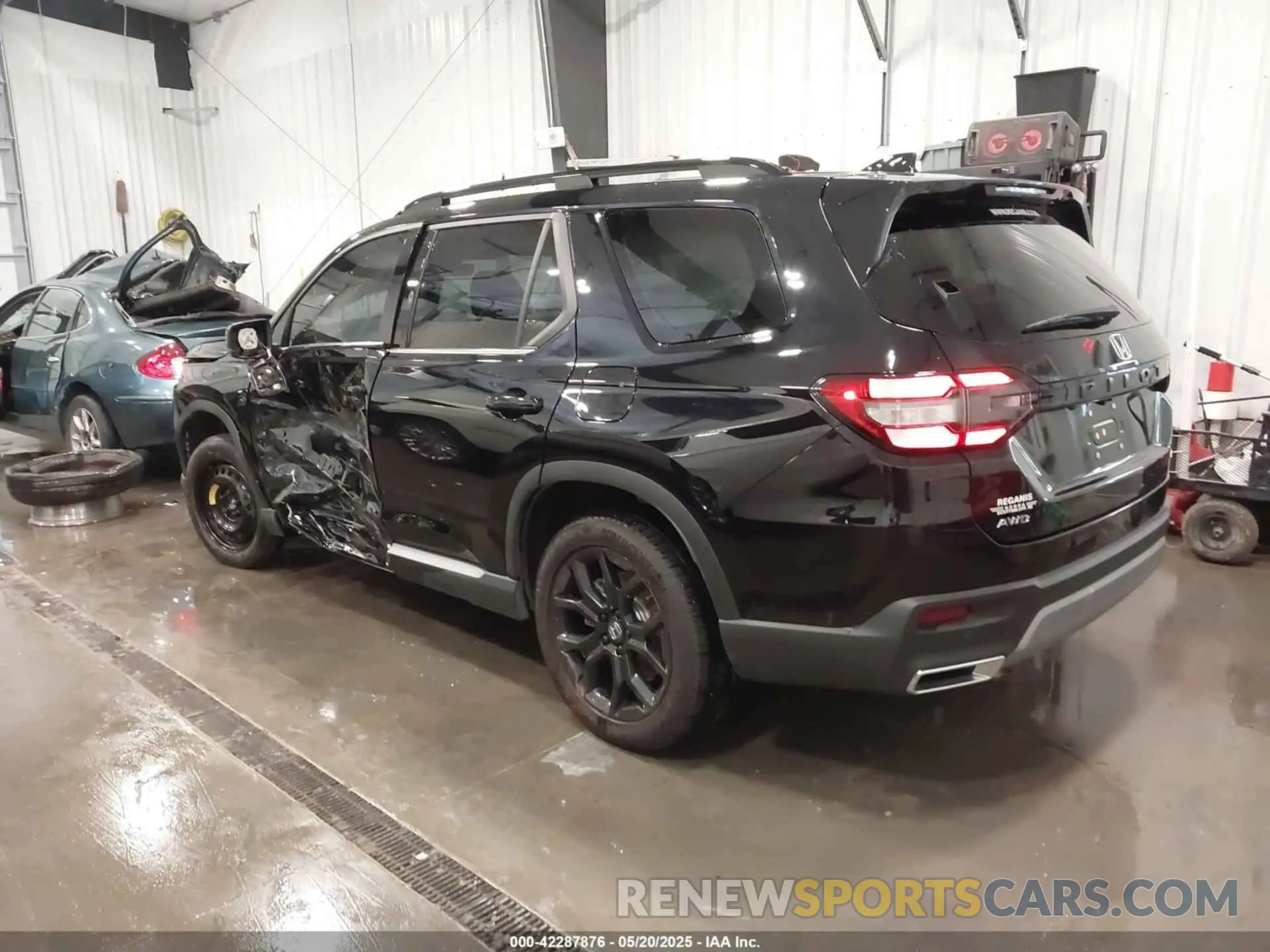 3 Фотография поврежденного автомобиля 5FNYG1H85SB046393 HONDA PILOT 2025