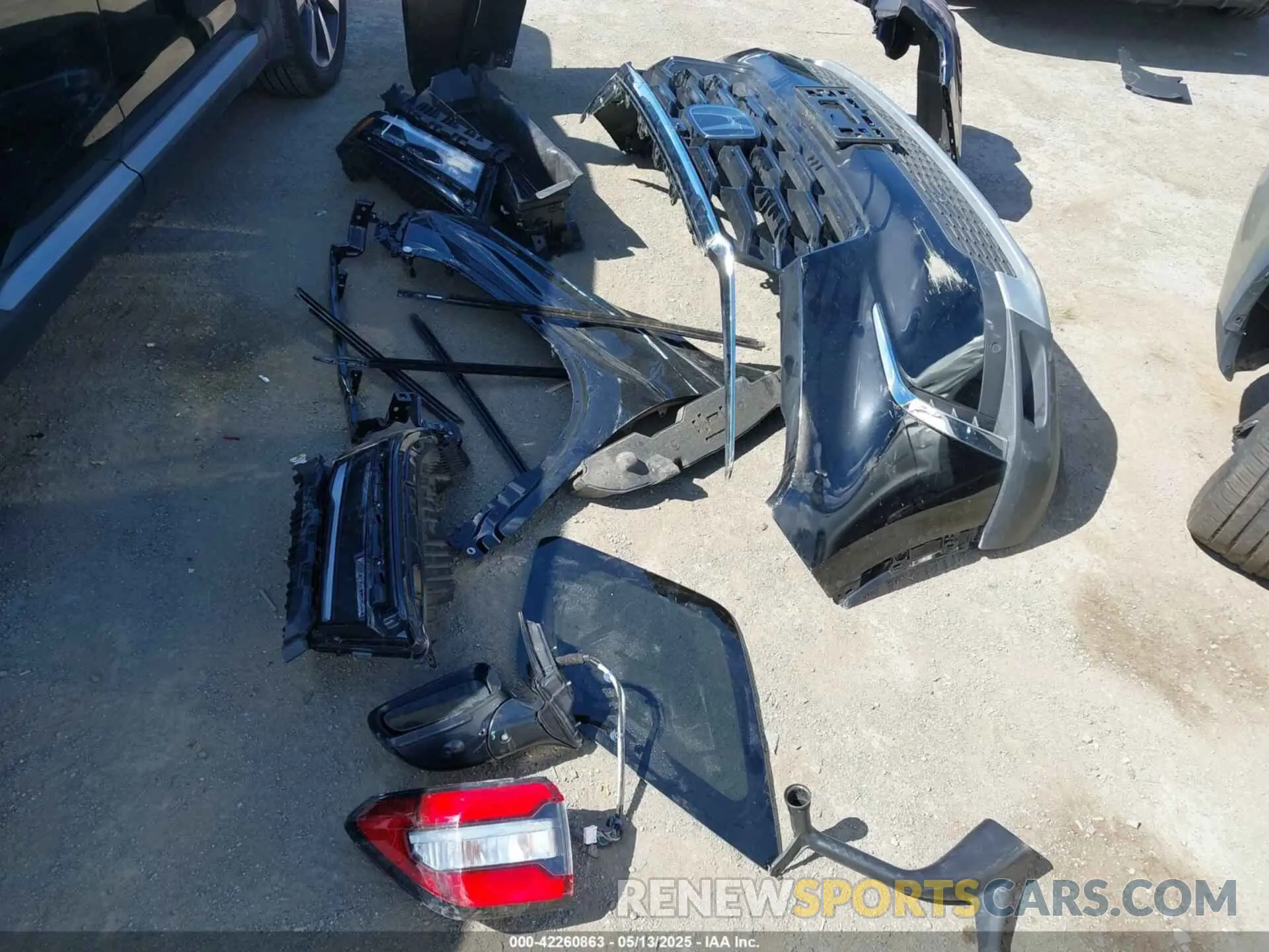 12 Photograph of a damaged car 5FNYG1H86SB005190 HONDA PILOT 2025