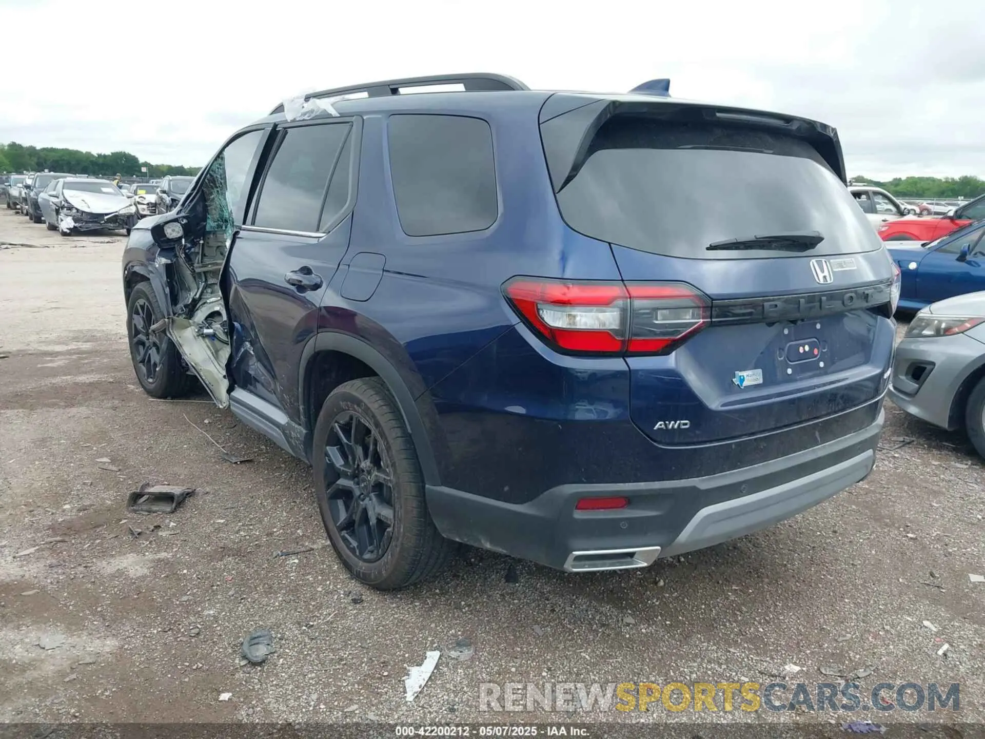3 Photograph of a damaged car 5FNYG1H87SB025397 HONDA PILOT 2025