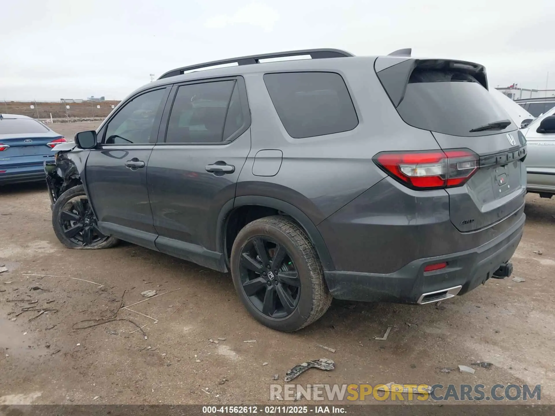 3 Фотография поврежденного автомобиля 5FNYG1H95SB040182 HONDA PILOT 2025