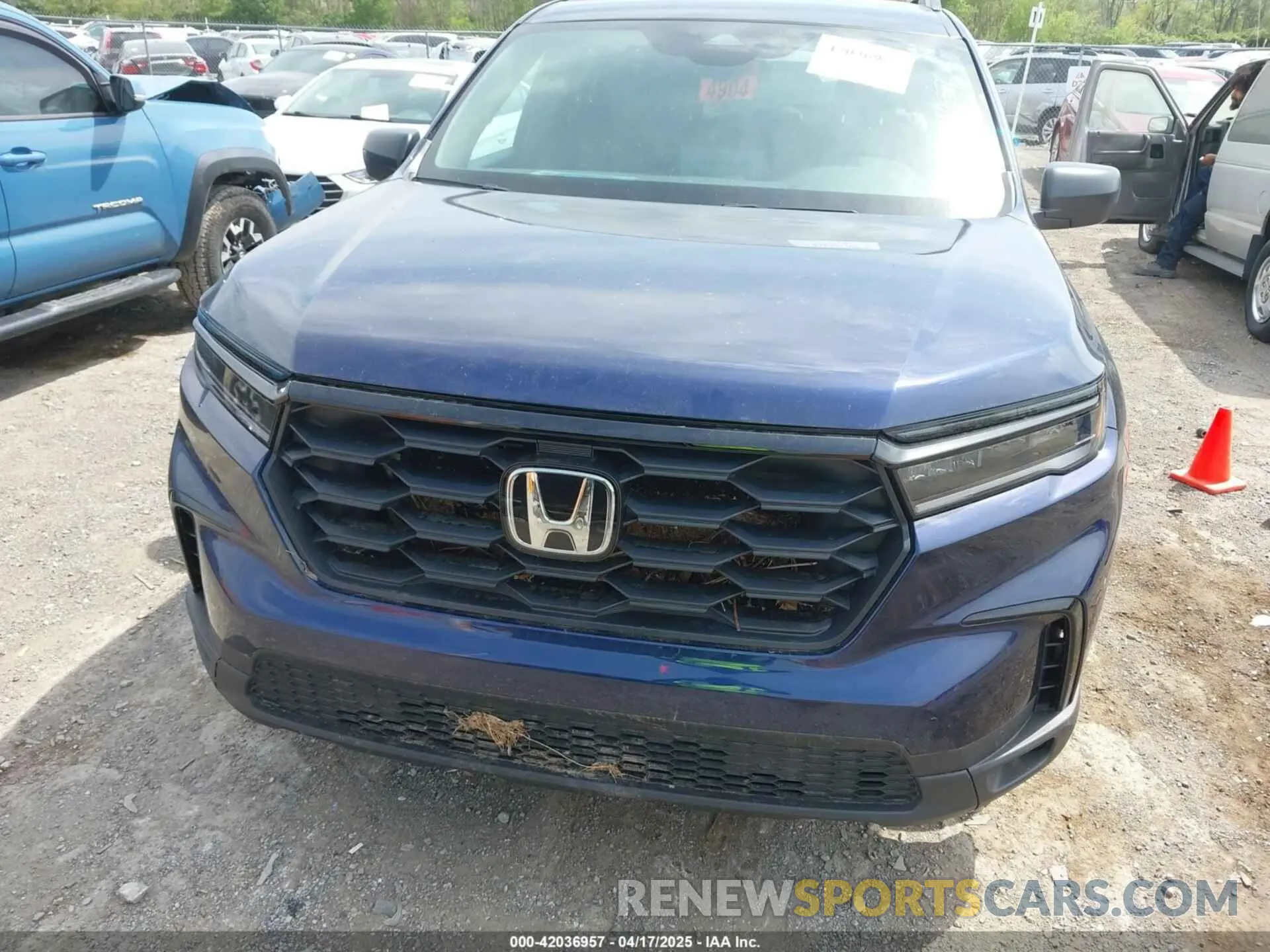 6 Photograph of a damaged car 5FNYG2H36SB023294 HONDA PILOT 2025