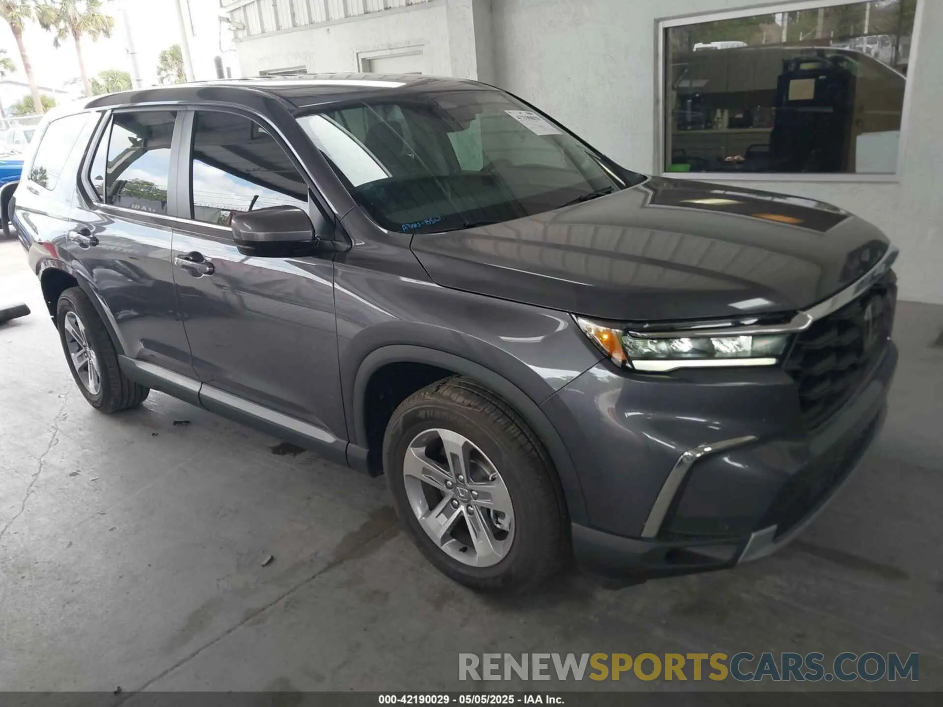 1 Фотография поврежденного автомобиля 5FNYG2H40SB019525 HONDA PILOT 2025