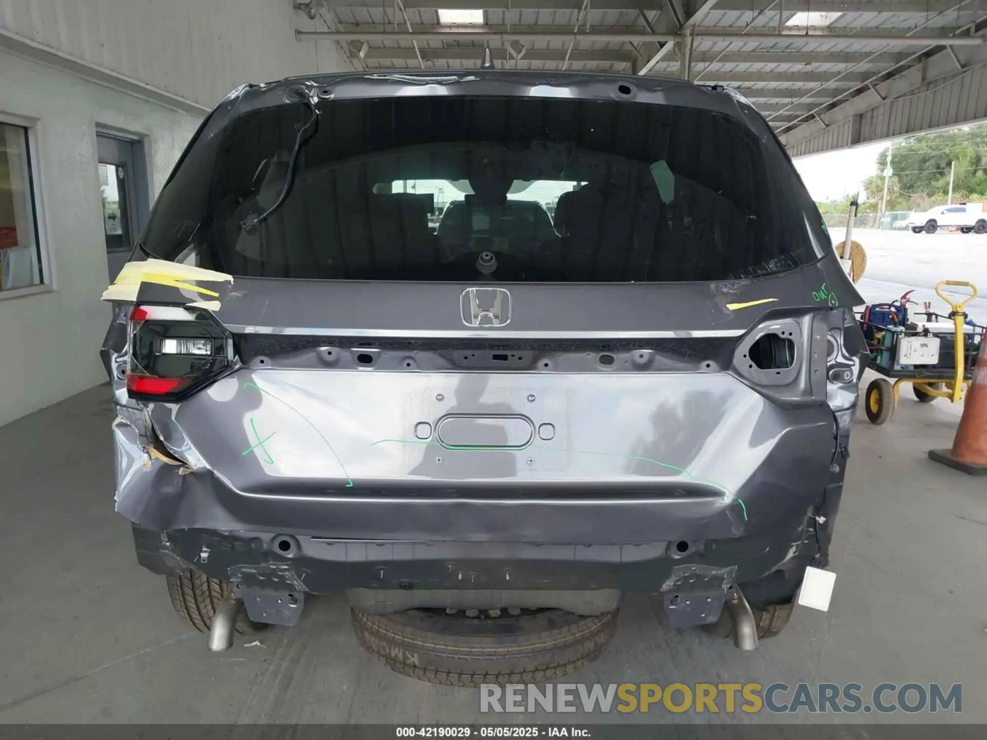17 Фотография поврежденного автомобиля 5FNYG2H40SB019525 HONDA PILOT 2025