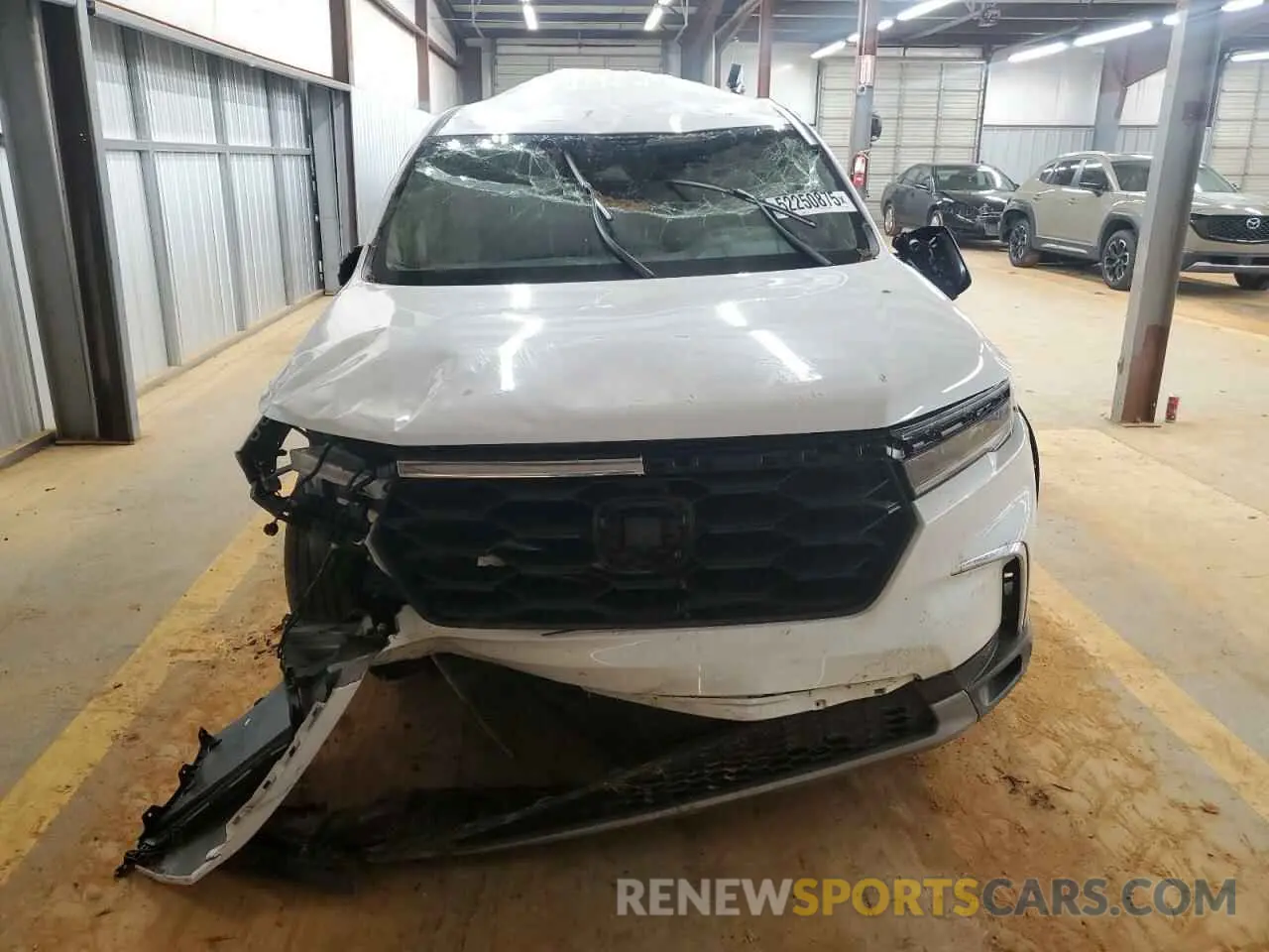 5 Photograph of a damaged car 5FNYG2H42SB018358 HONDA PILOT 2025