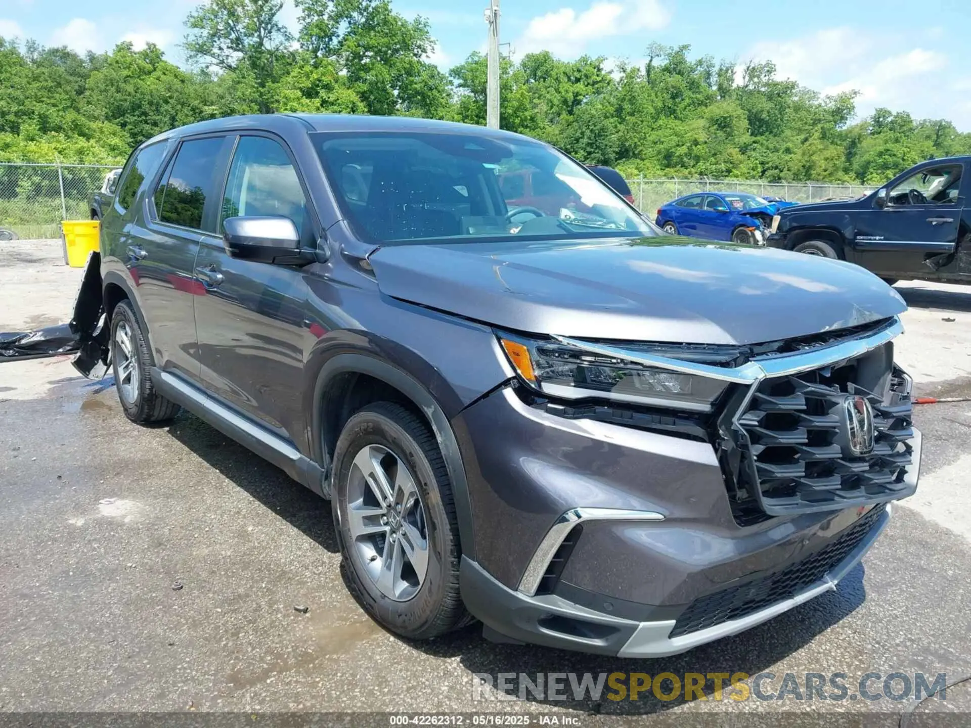 1 Photograph of a damaged car 5FNYG2H43SB010172 HONDA PILOT 2025