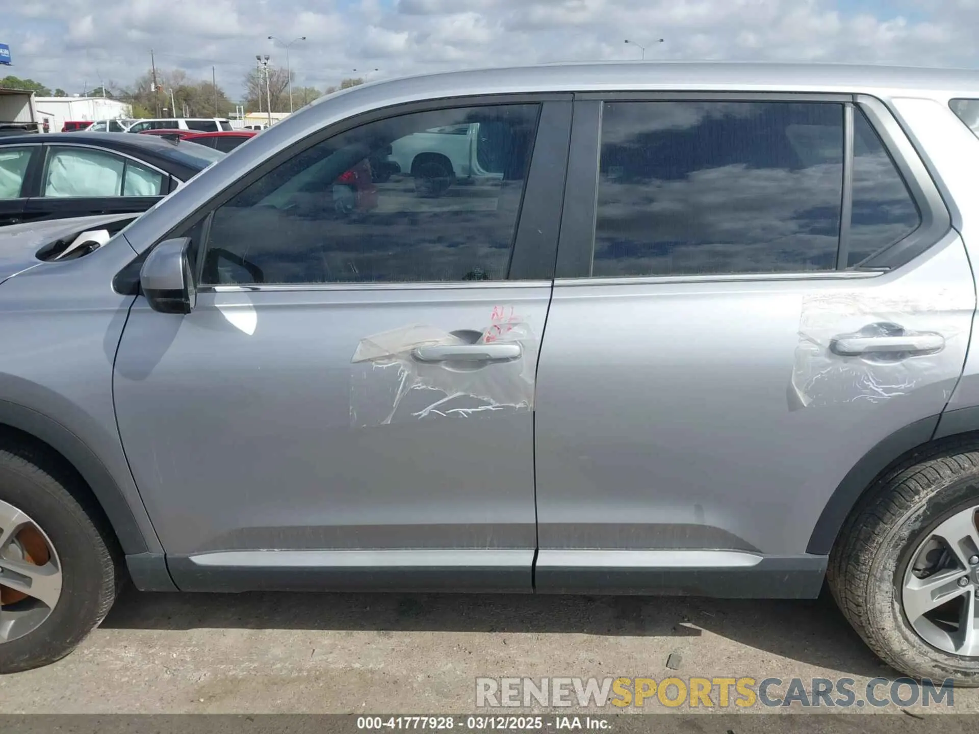 14 Photograph of a damaged car 5FNYG2H46SB013504 HONDA PILOT 2025