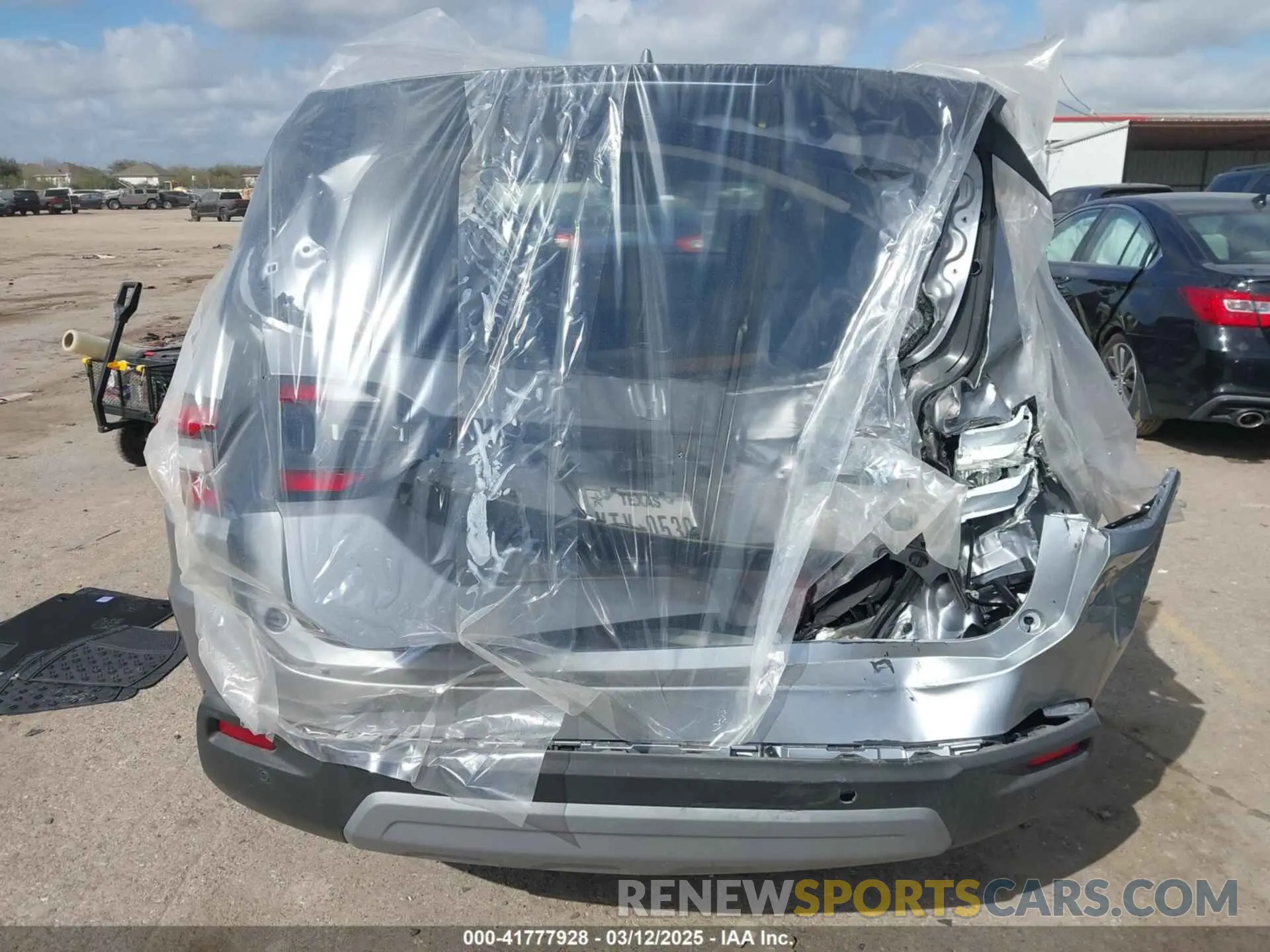 16 Photograph of a damaged car 5FNYG2H46SB013504 HONDA PILOT 2025