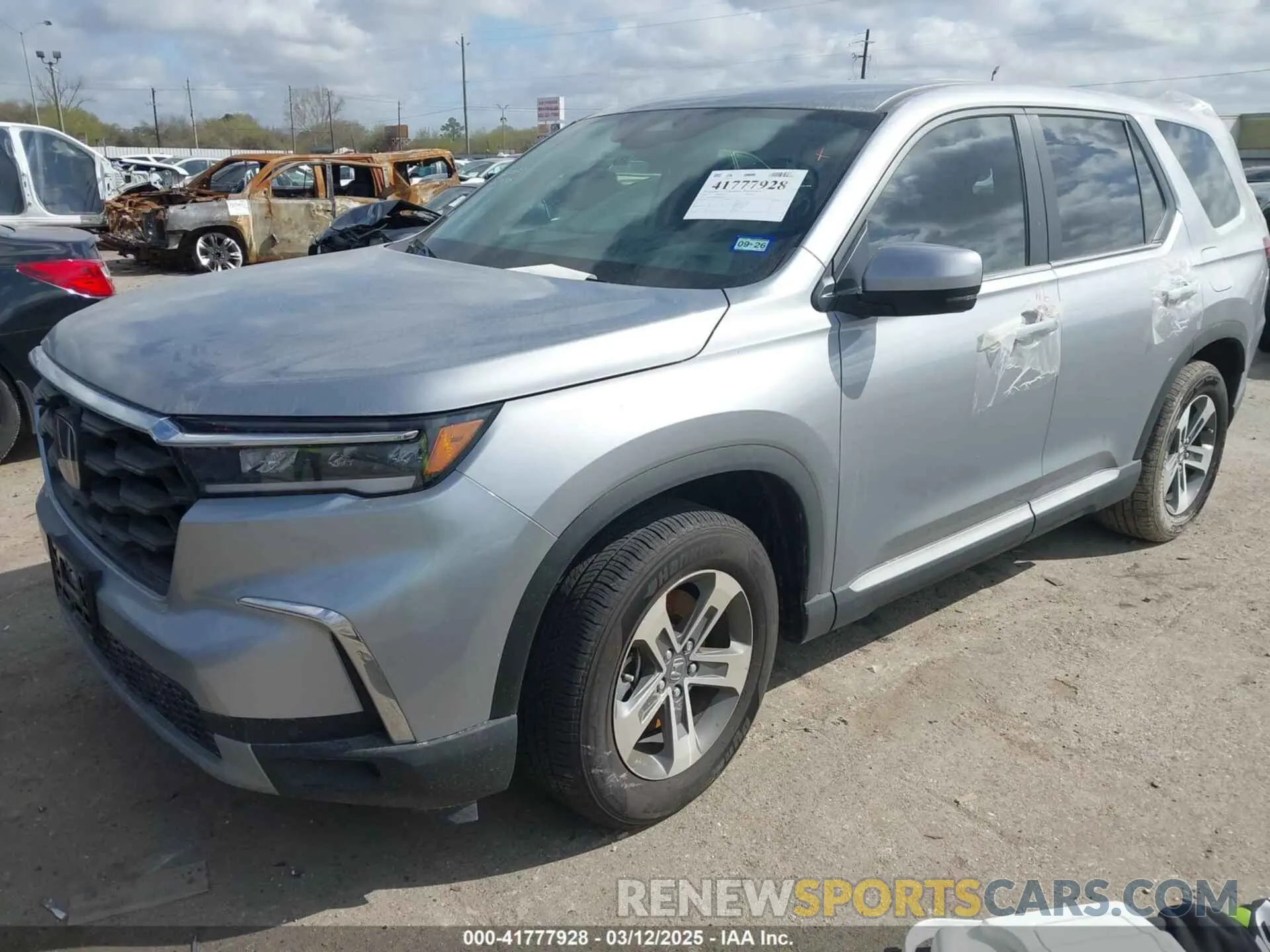 2 Photograph of a damaged car 5FNYG2H46SB013504 HONDA PILOT 2025