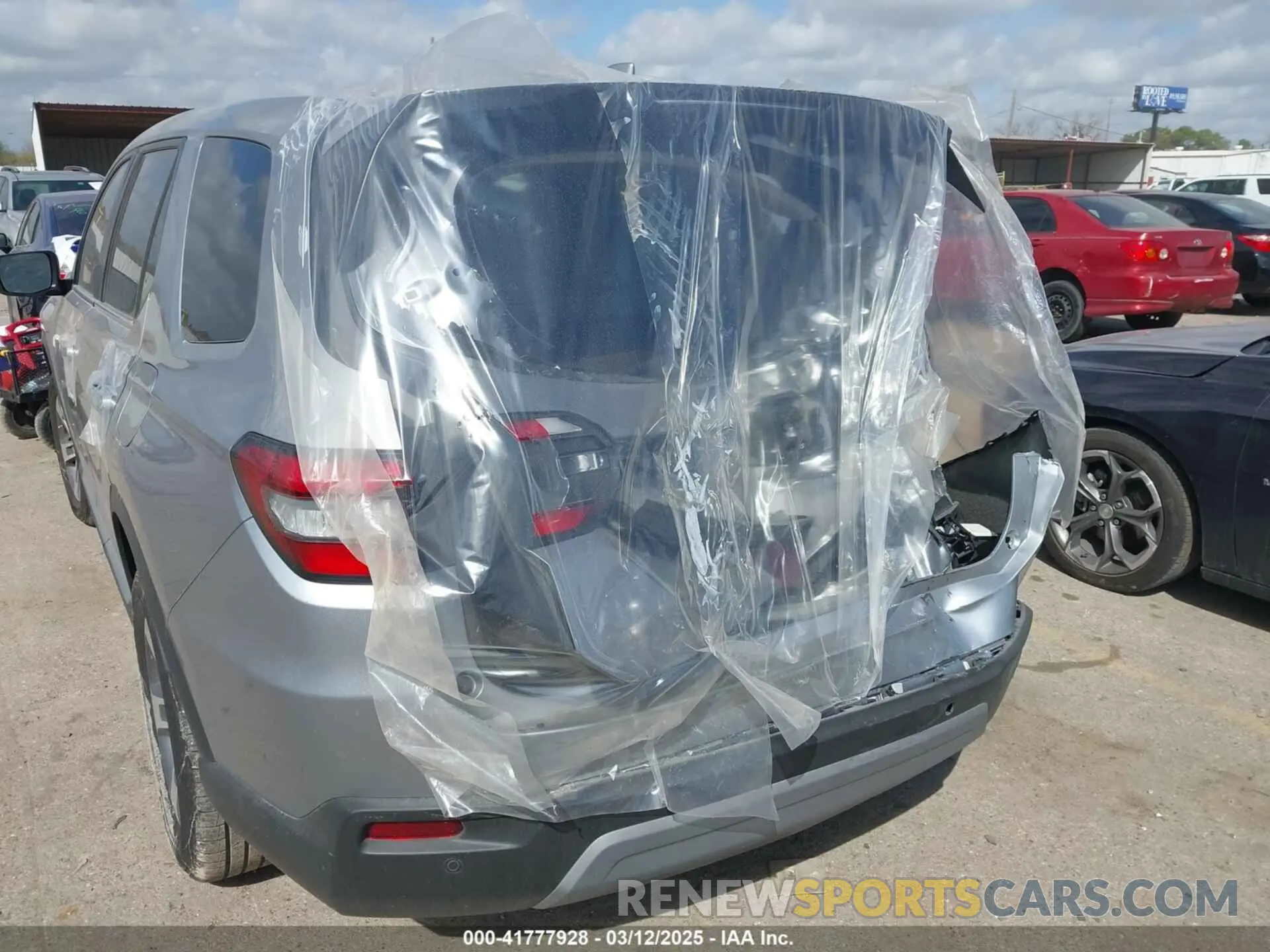 6 Photograph of a damaged car 5FNYG2H46SB013504 HONDA PILOT 2025
