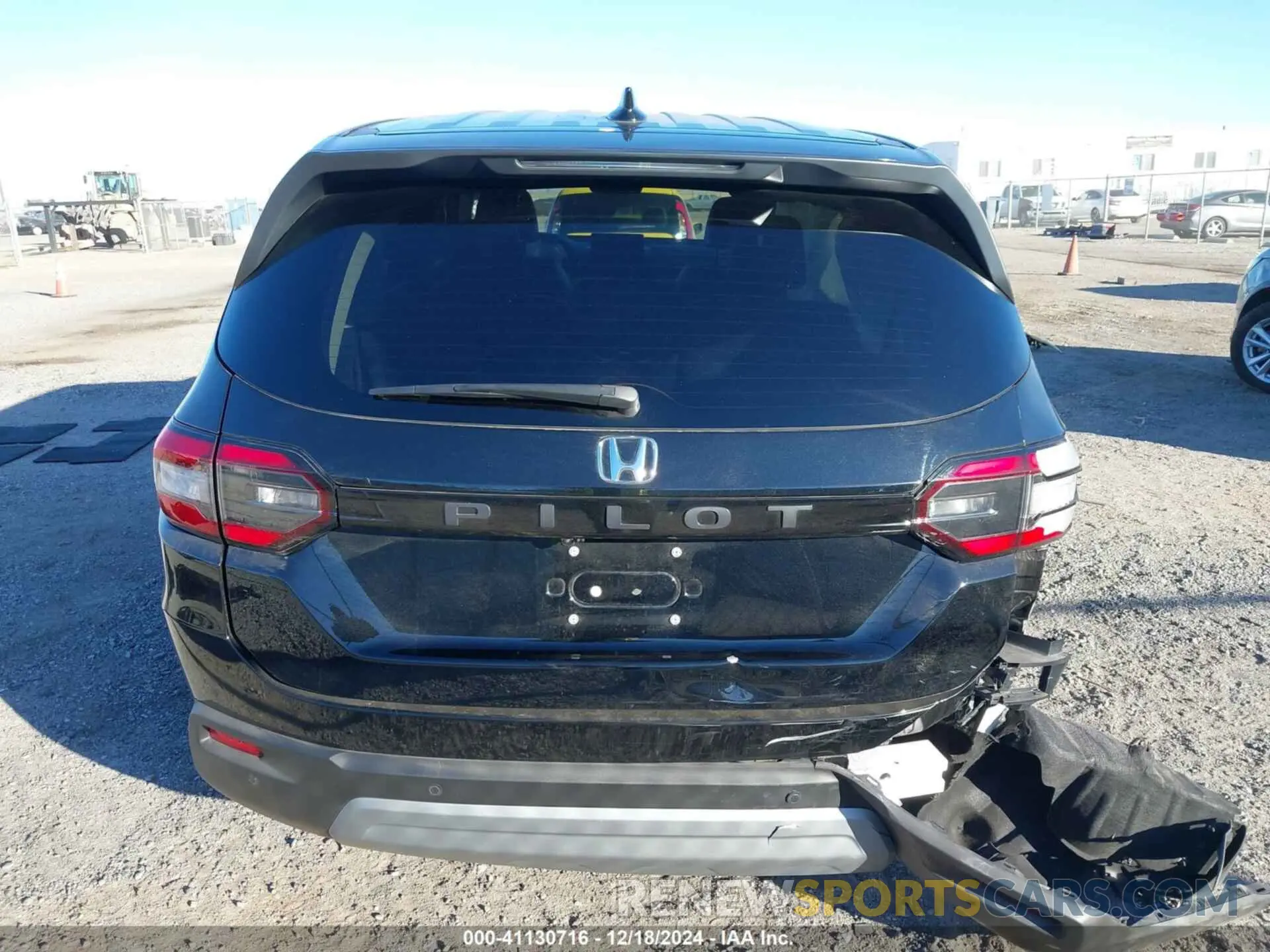 17 Фотография поврежденного автомобиля 5FNYG2H49SB002979 HONDA PILOT 2025