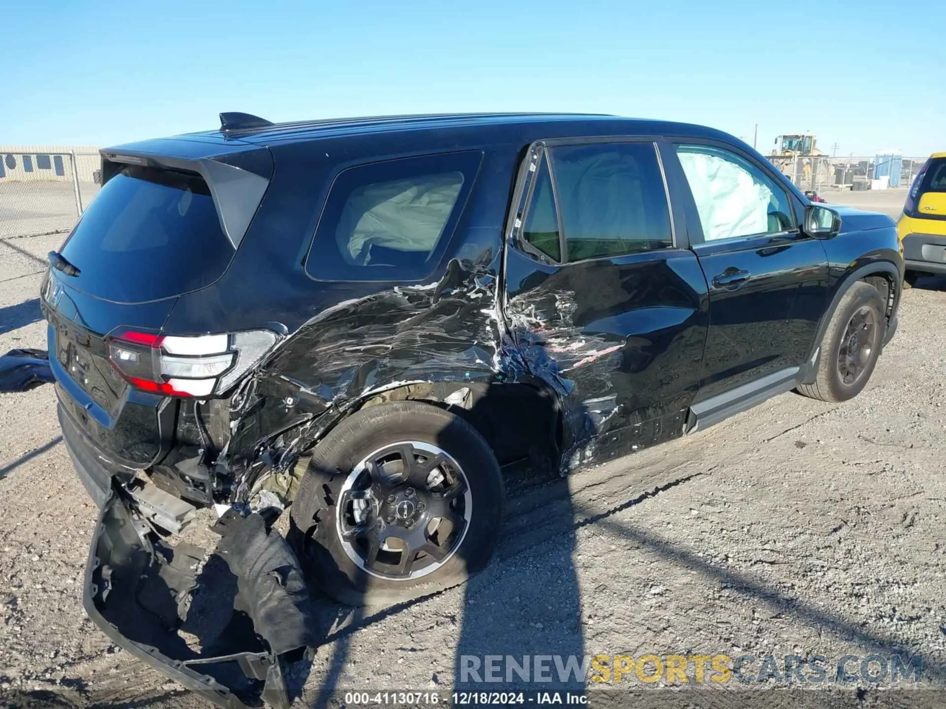 4 Фотография поврежденного автомобиля 5FNYG2H49SB002979 HONDA PILOT 2025