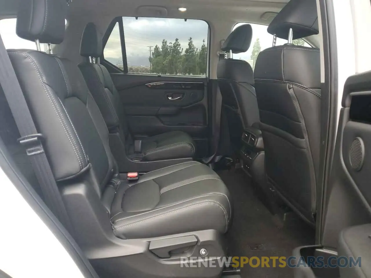 11 Фотография поврежденного автомобиля 5FNYG2H74SB021420 HONDA PILOT 2025