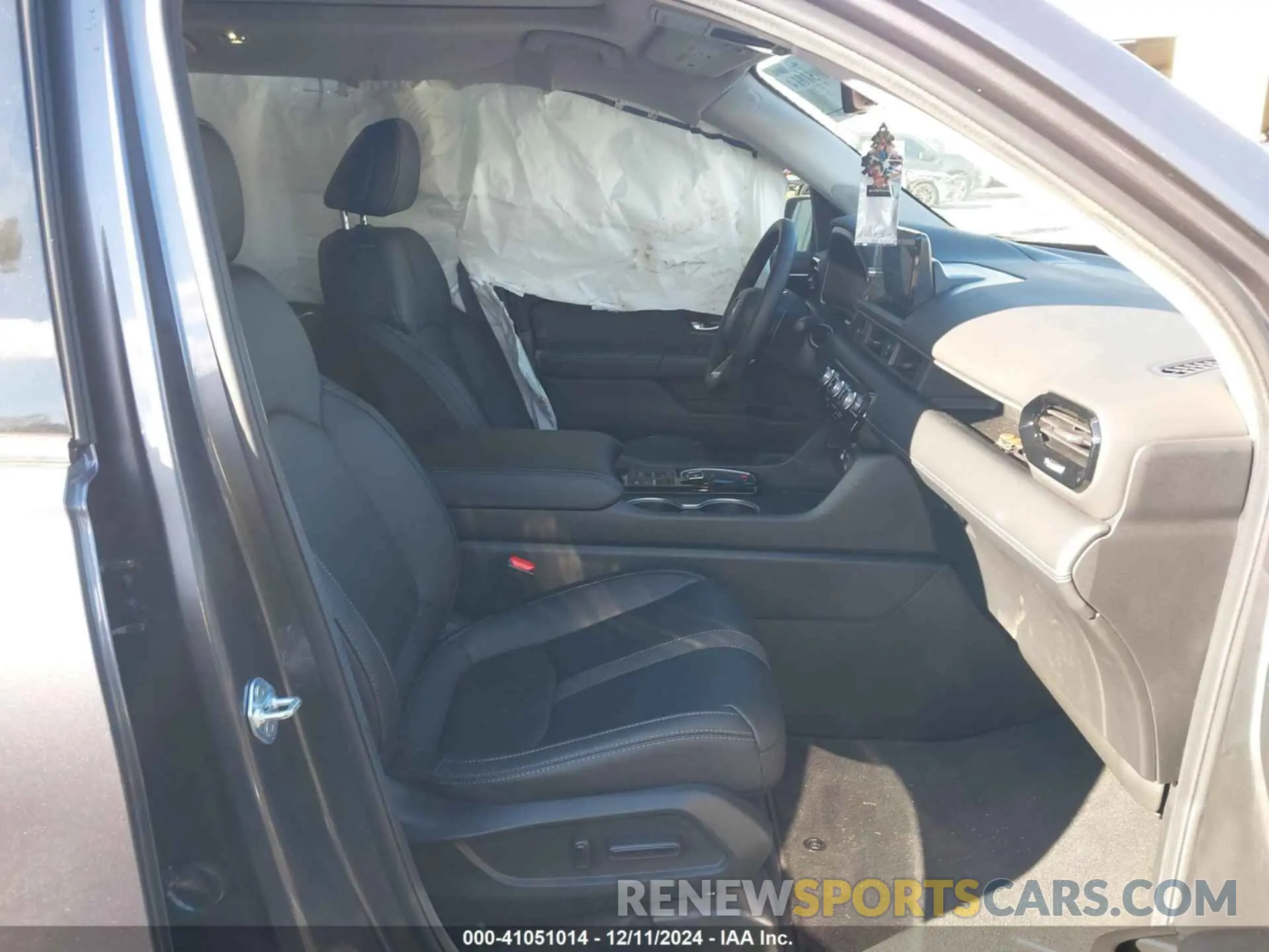 5 Photograph of a damaged car 5FNYG2H75SB007395 HONDA PILOT 2025