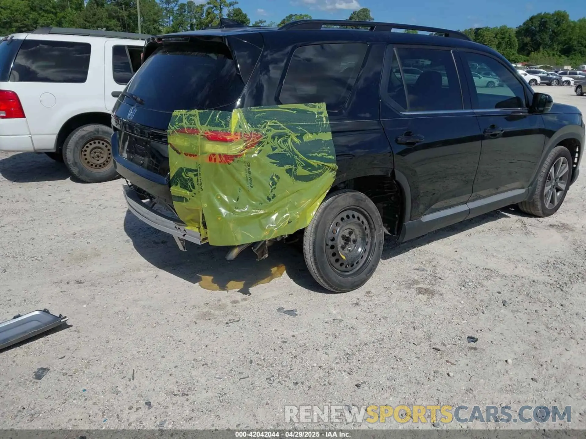 6 Photograph of a damaged car 5FNYG2H77SB007947 HONDA PILOT 2025