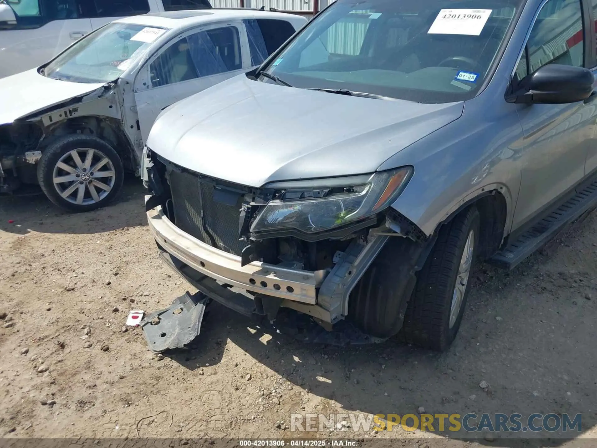 18 Photograph of a damaged car 5FPYK2F22KB006427 HONDA RIDGELINE 2019
