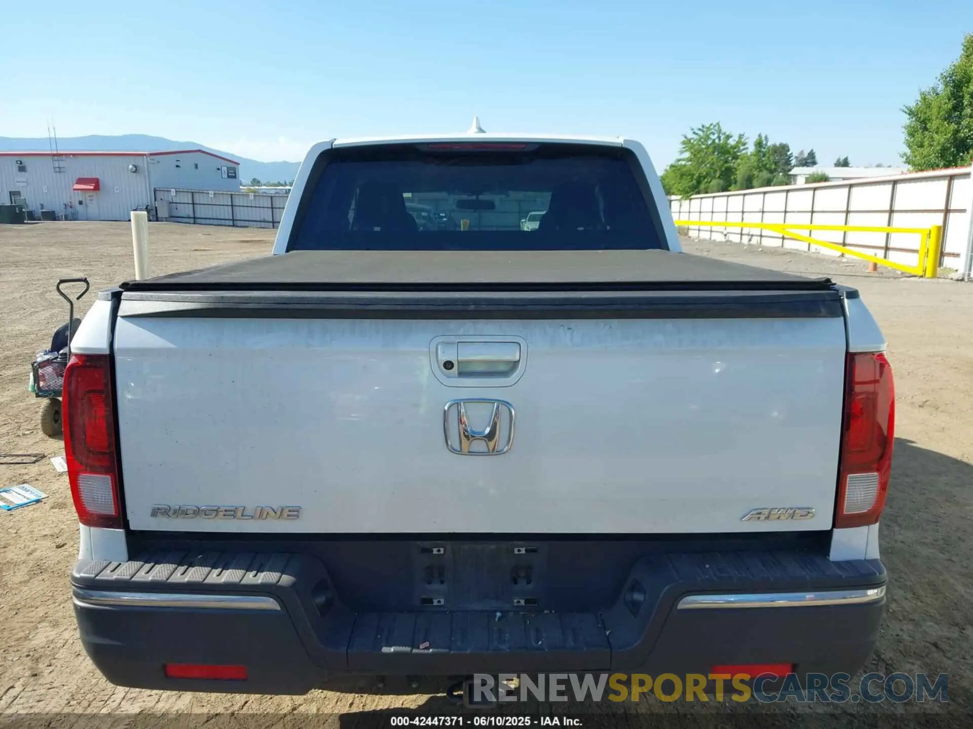 16 Photograph of a damaged car 5FPYK3F14KB045761 HONDA RIDGELINE 2019