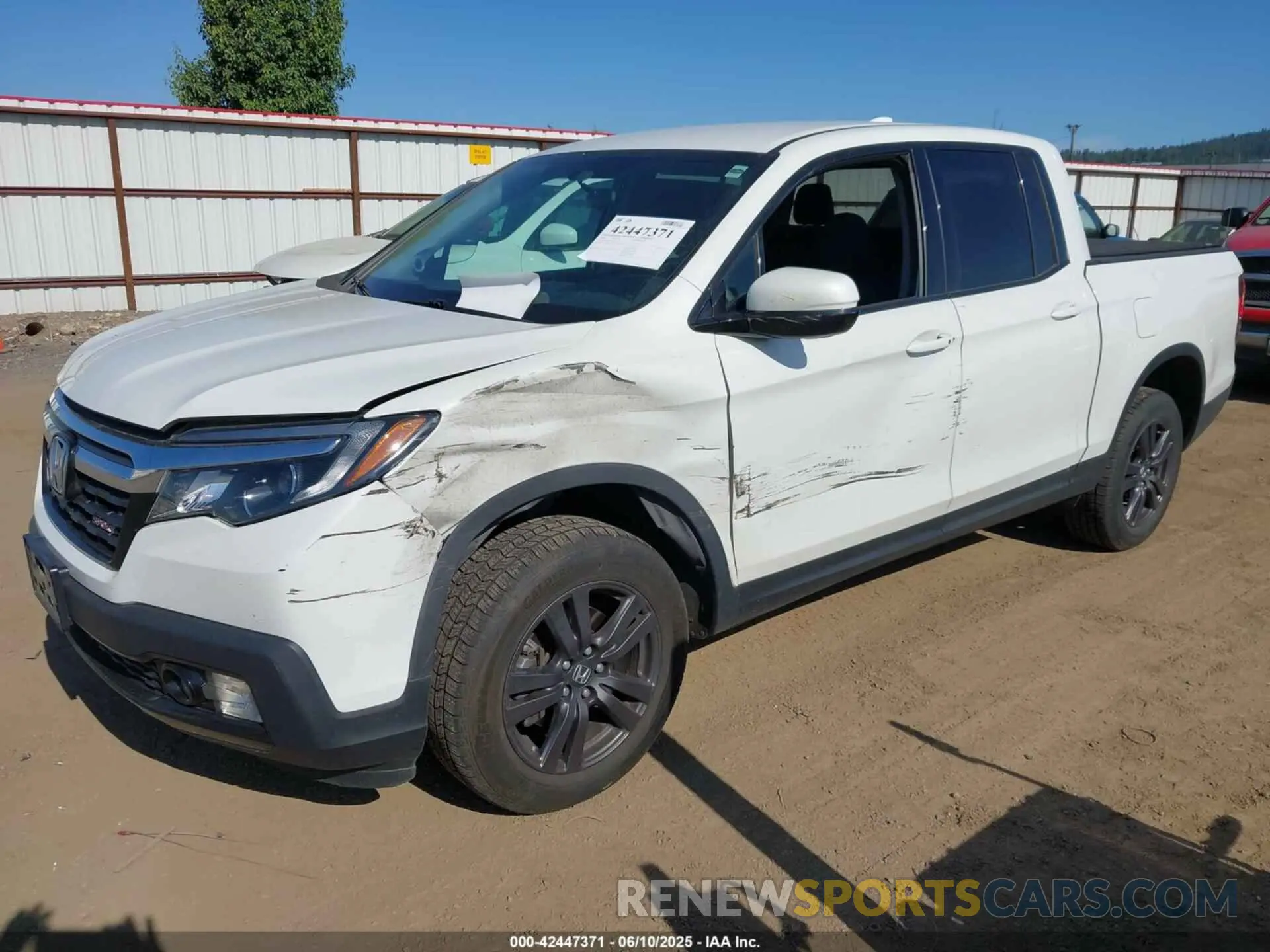 2 Photograph of a damaged car 5FPYK3F14KB045761 HONDA RIDGELINE 2019