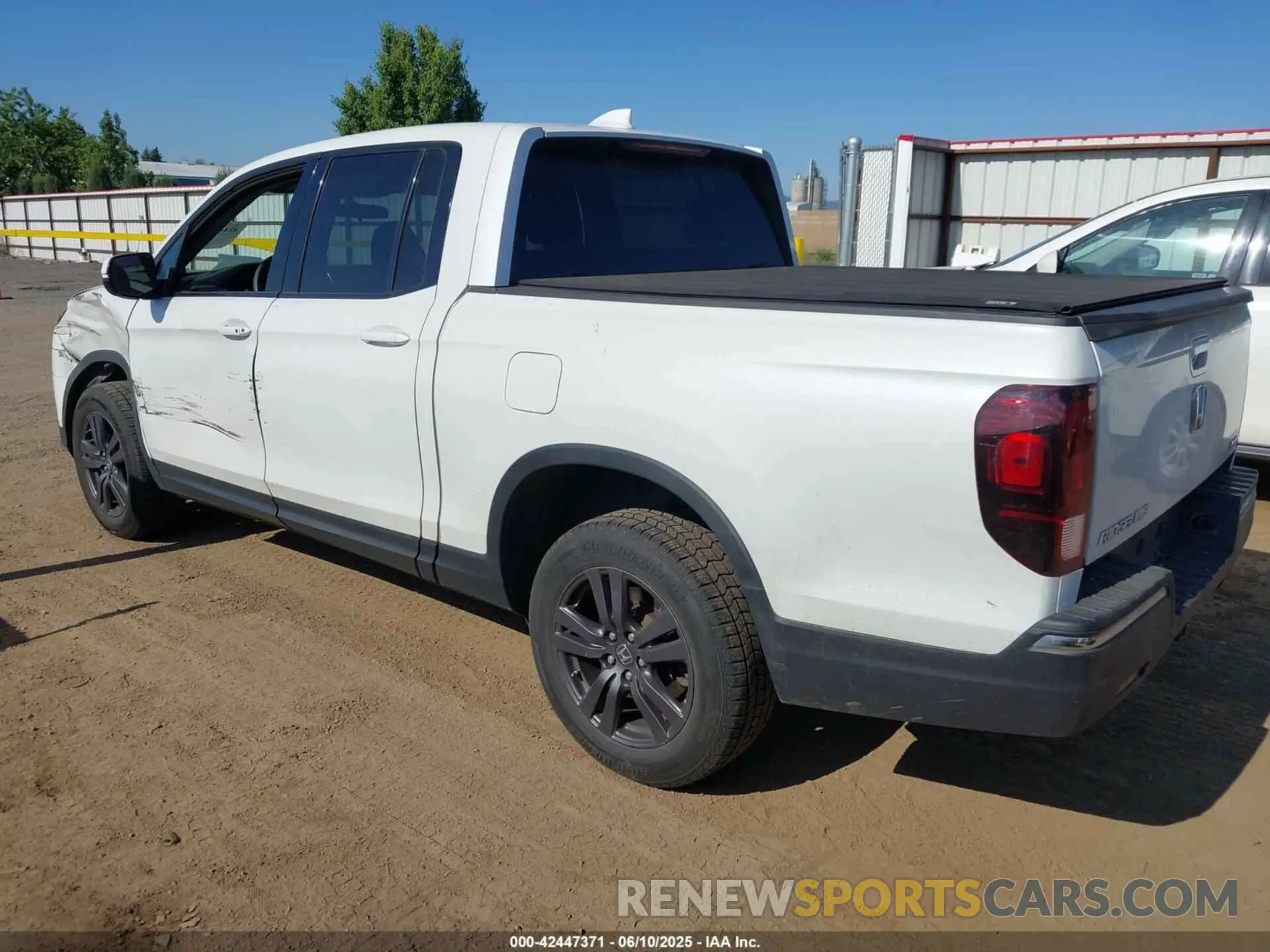 3 Photograph of a damaged car 5FPYK3F14KB045761 HONDA RIDGELINE 2019