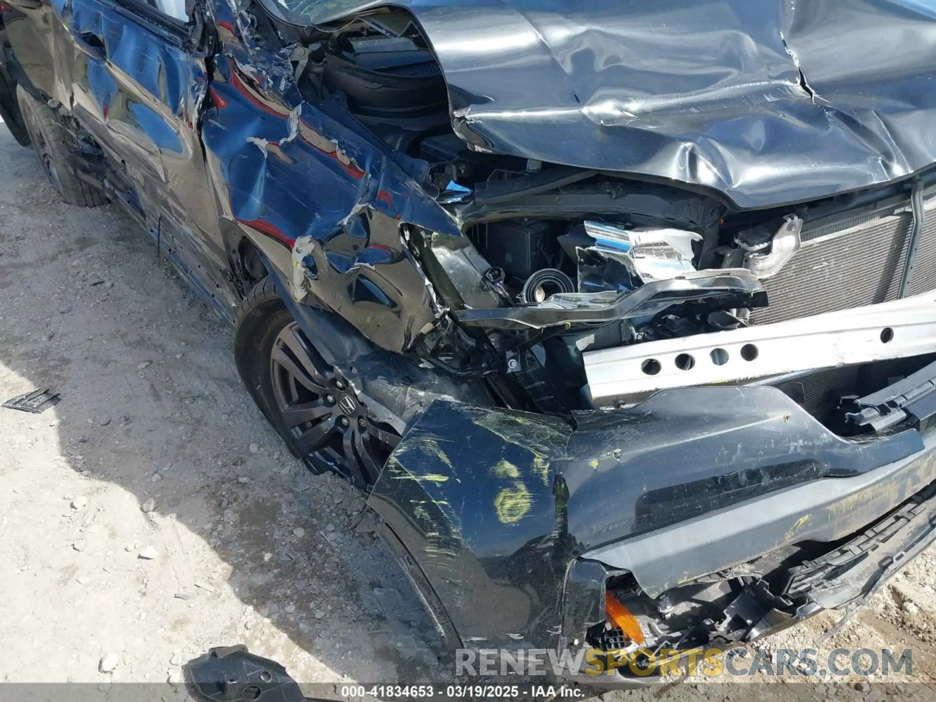 17 Photograph of a damaged car 5FPYK3F15KB011862 HONDA RIDGELINE 2019