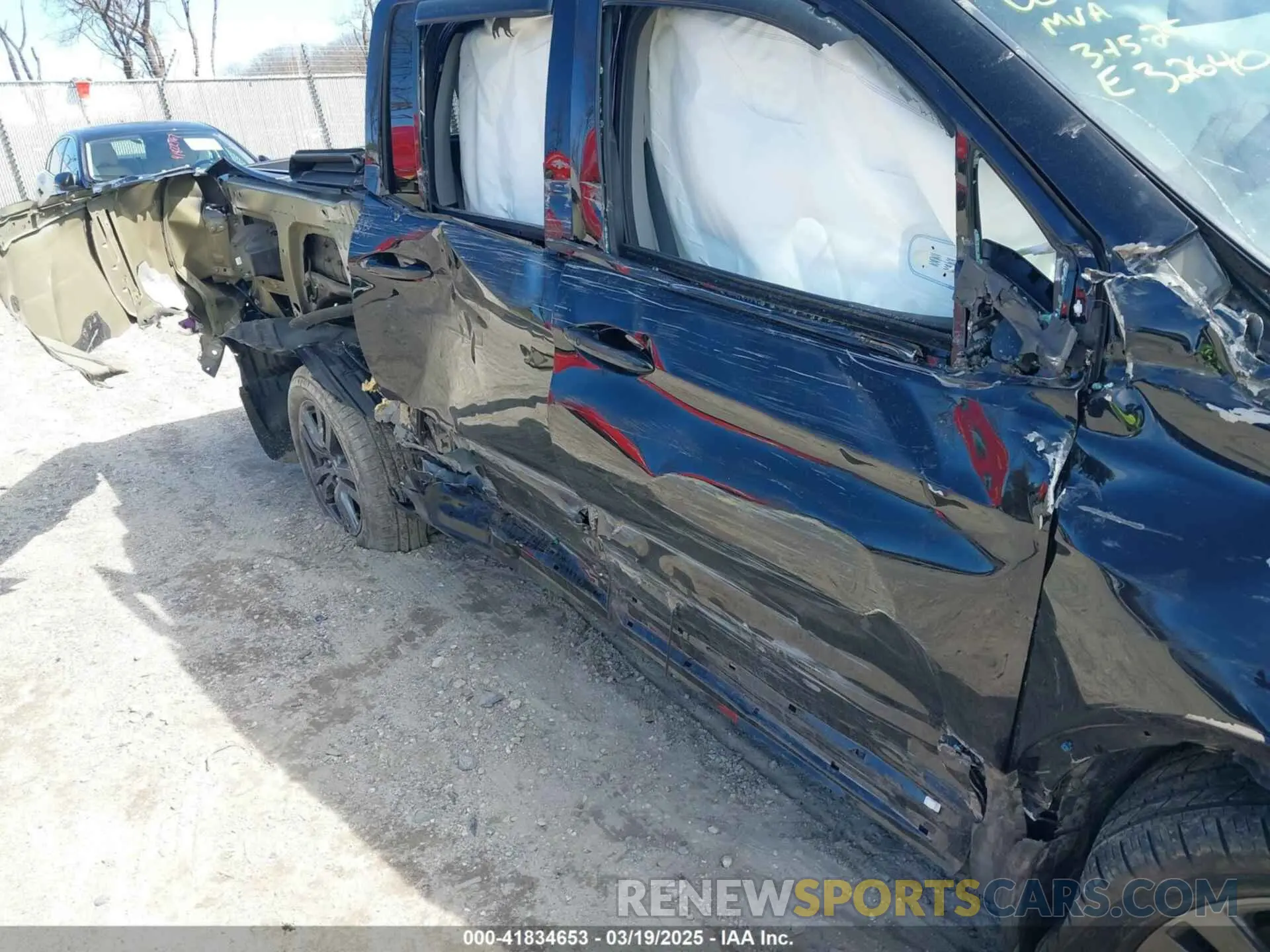 18 Photograph of a damaged car 5FPYK3F15KB011862 HONDA RIDGELINE 2019