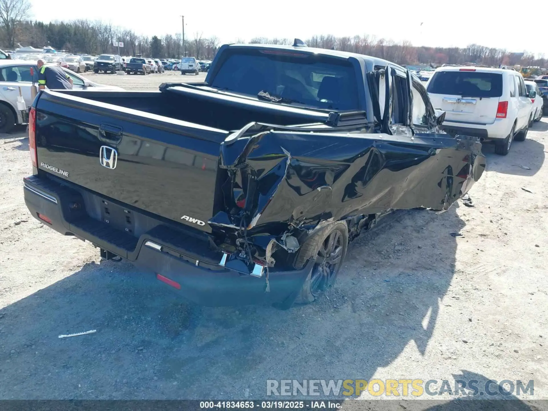 4 Photograph of a damaged car 5FPYK3F15KB011862 HONDA RIDGELINE 2019