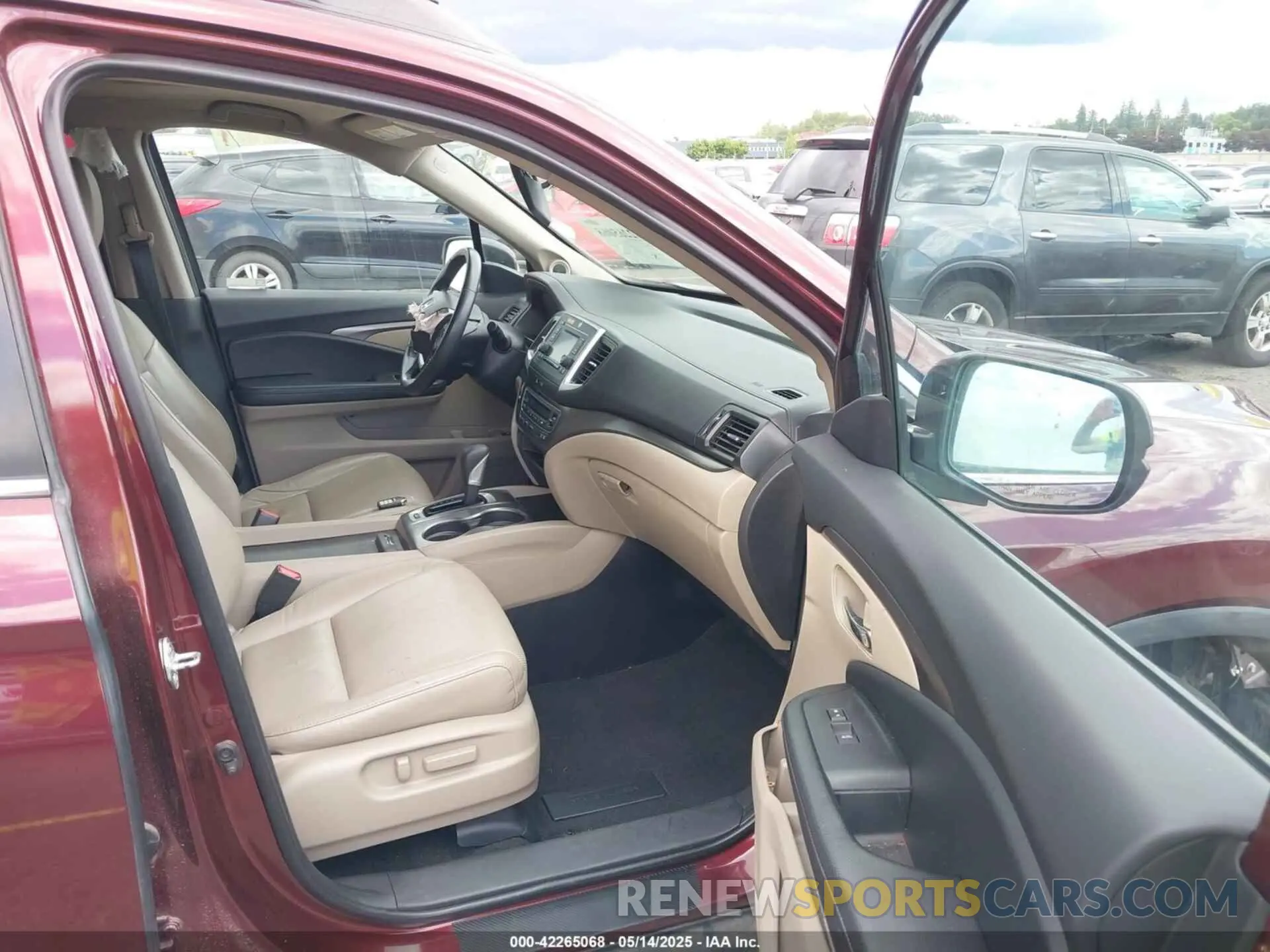 5 Photograph of a damaged car 5FPYK3F50KB043492 HONDA RIDGELINE 2019