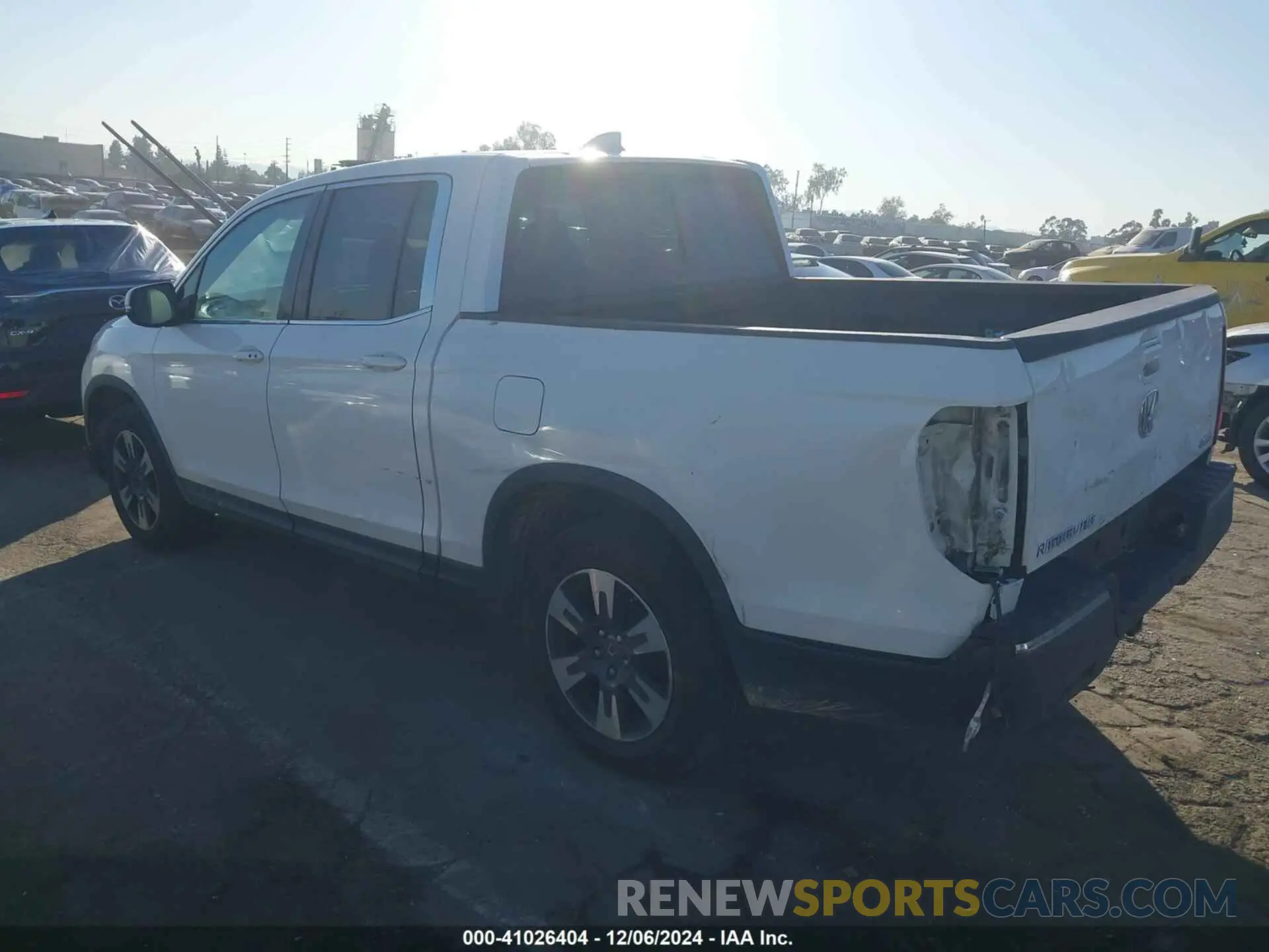 3 Фотография поврежденного автомобиля 5FPYK3F6XKB032833 HONDA RIDGELINE 2019