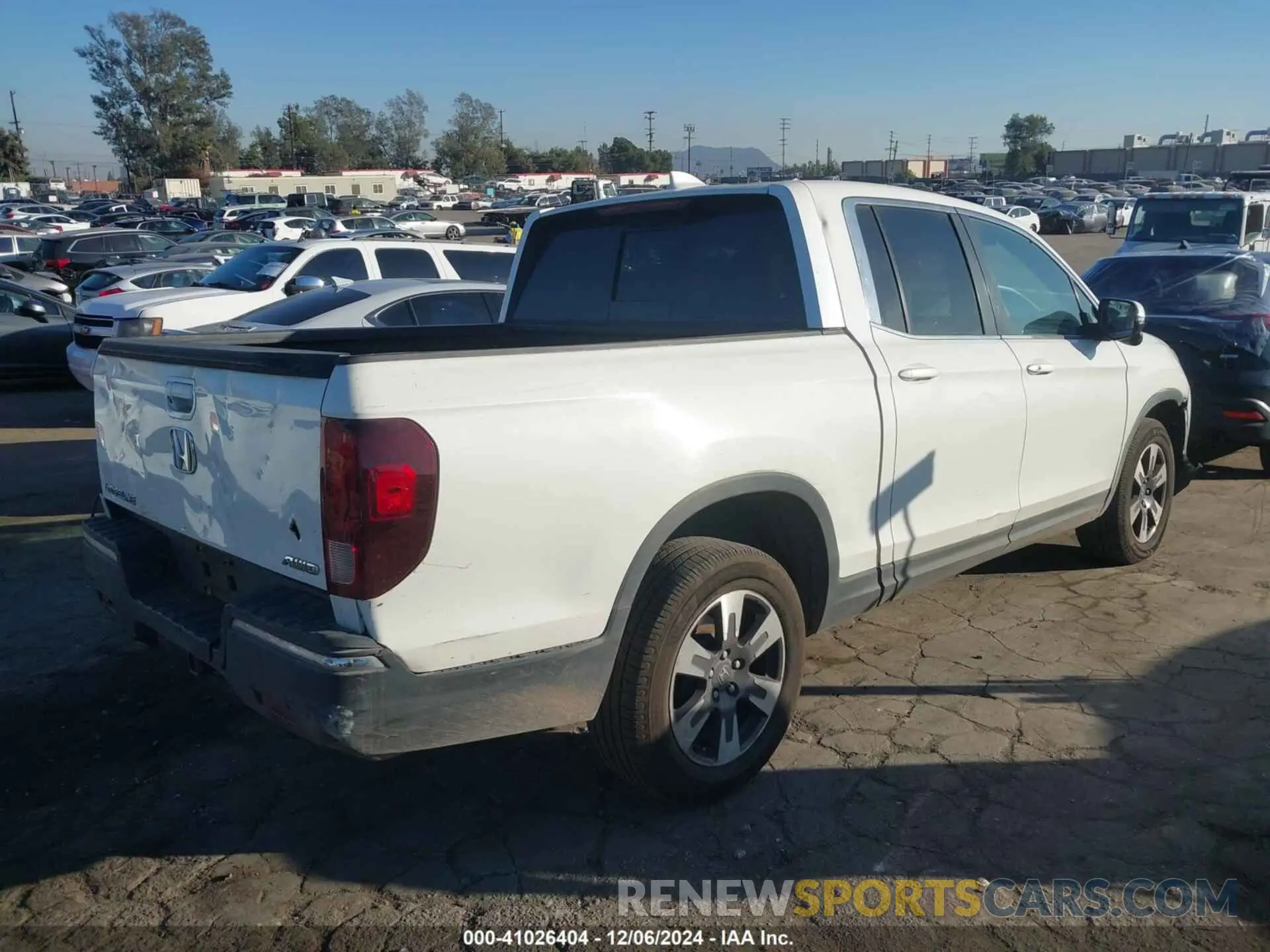 4 Фотография поврежденного автомобиля 5FPYK3F6XKB032833 HONDA RIDGELINE 2019