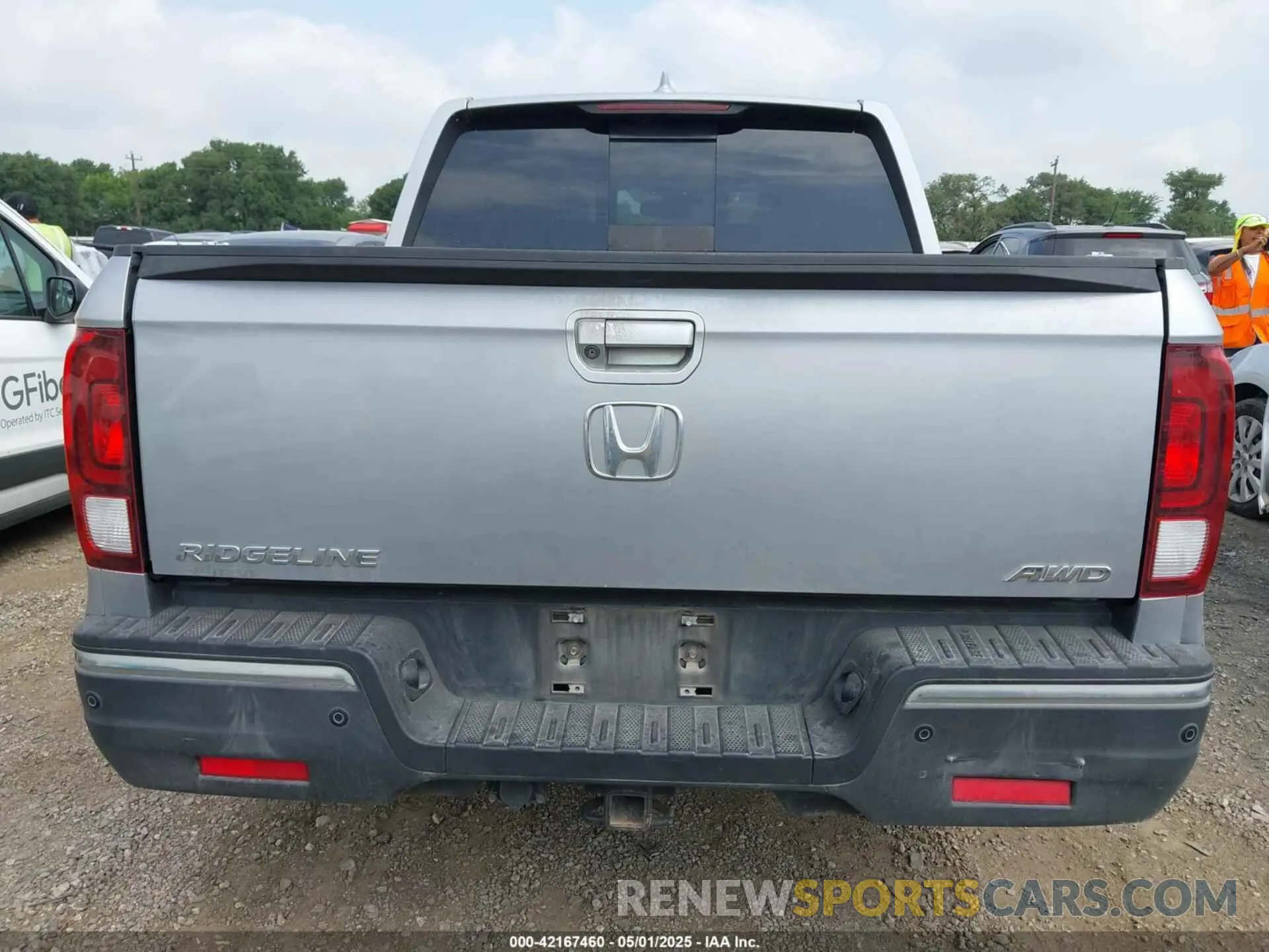 17 Photograph of a damaged car 5FPYK3F73KB006244 HONDA RIDGELINE 2019