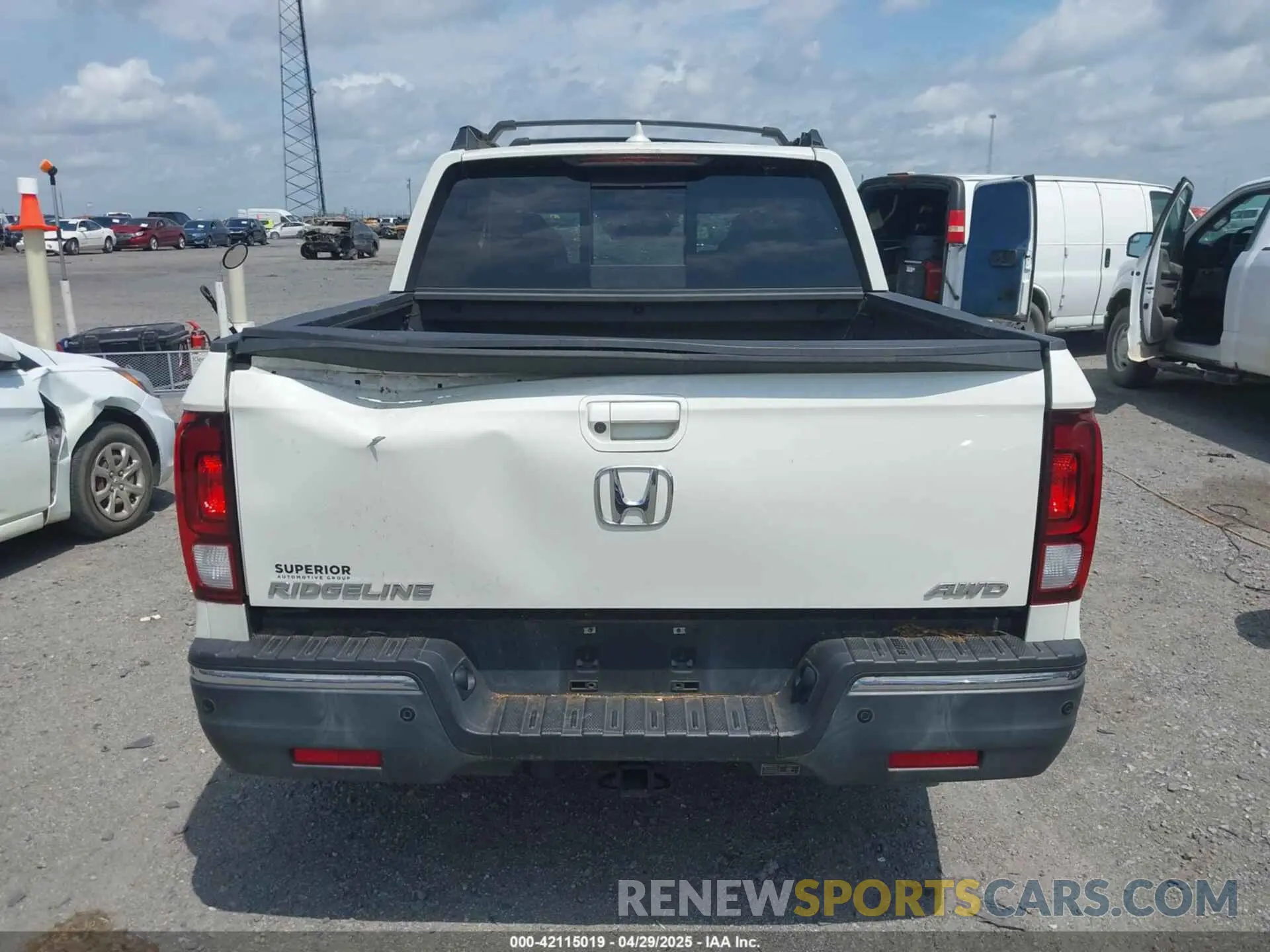 16 Photograph of a damaged car 5FPYK3F77KB021667 HONDA RIDGELINE 2019