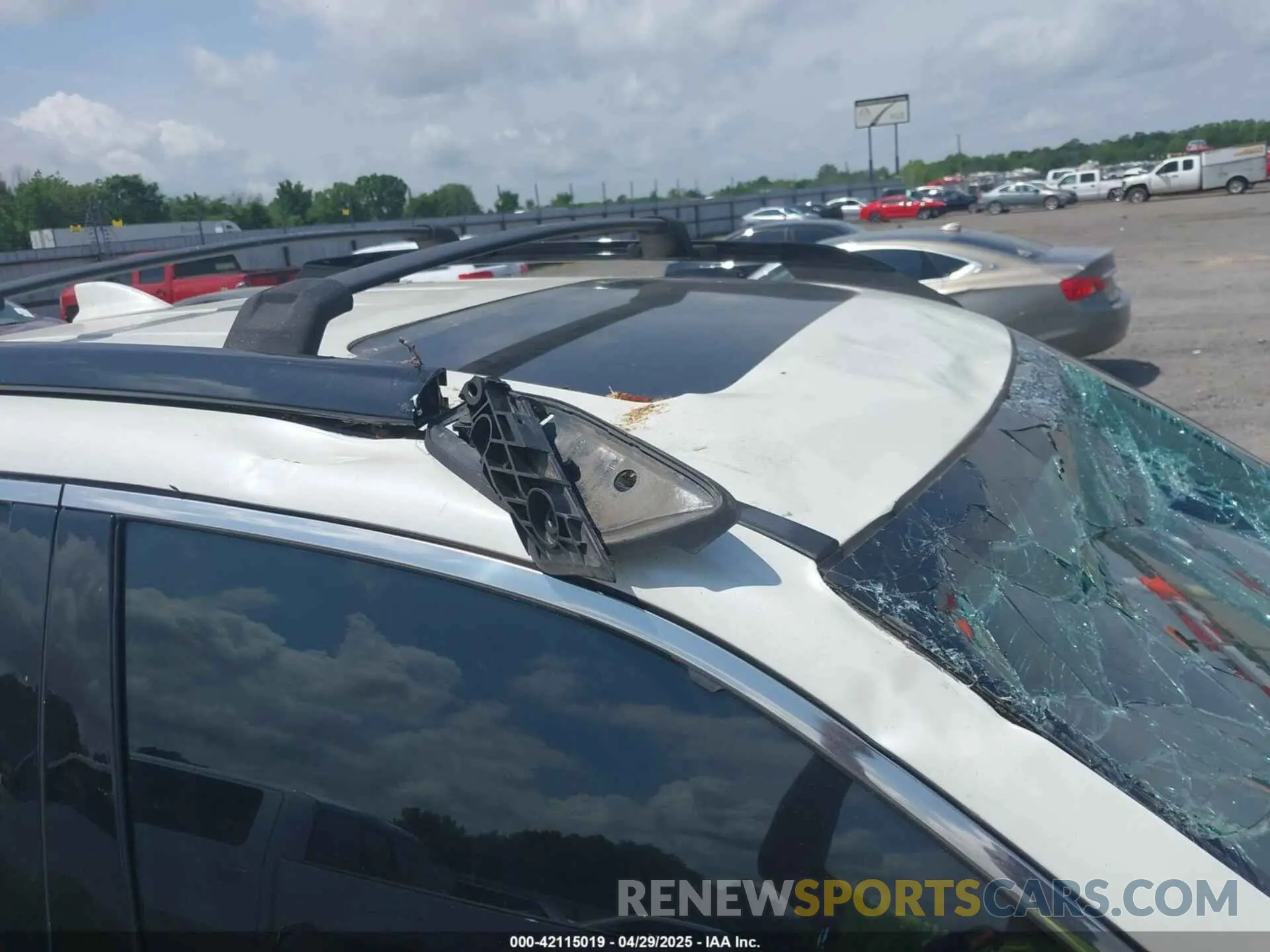 21 Photograph of a damaged car 5FPYK3F77KB021667 HONDA RIDGELINE 2019