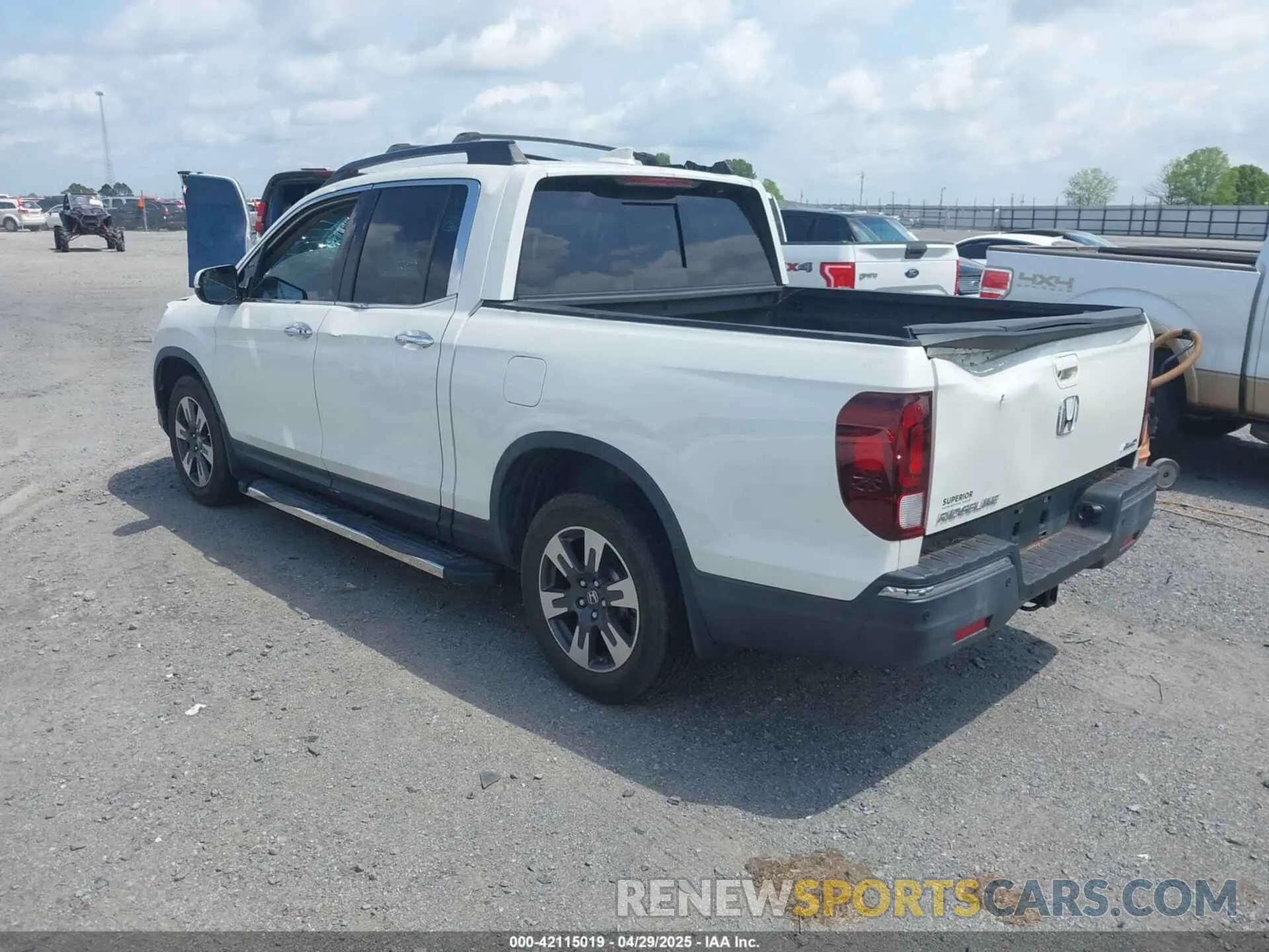 3 Photograph of a damaged car 5FPYK3F77KB021667 HONDA RIDGELINE 2019