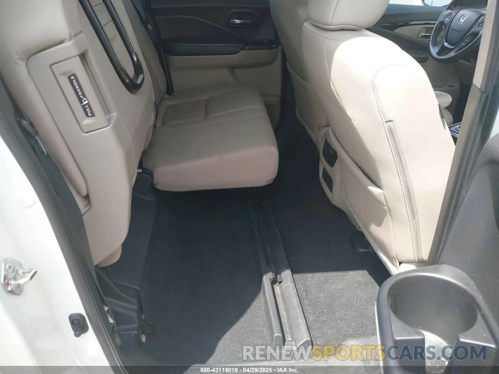 8 Photograph of a damaged car 5FPYK3F77KB021667 HONDA RIDGELINE 2019