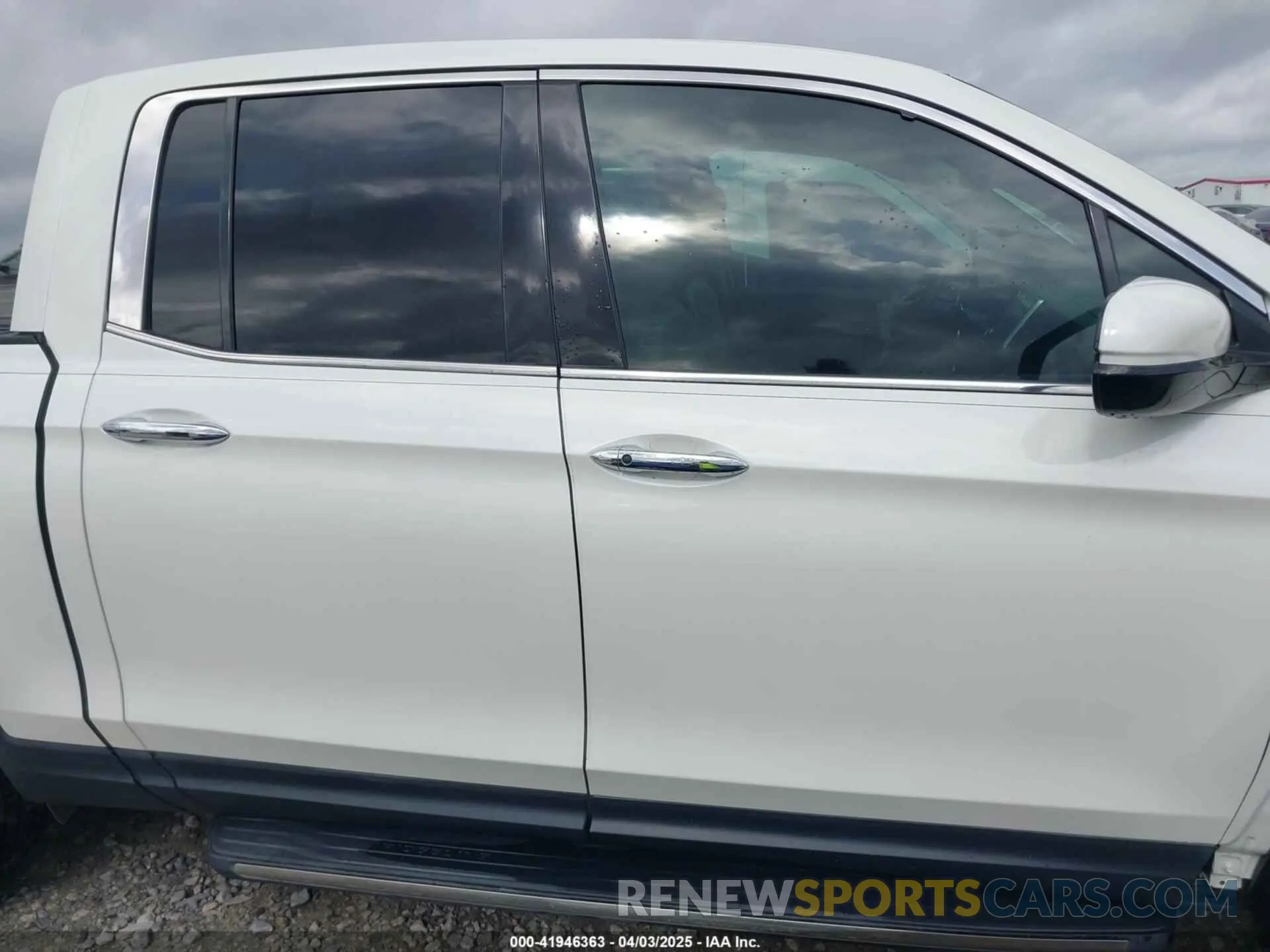 14 Photograph of a damaged car 5FPYK3F78KB018356 HONDA RIDGELINE 2019