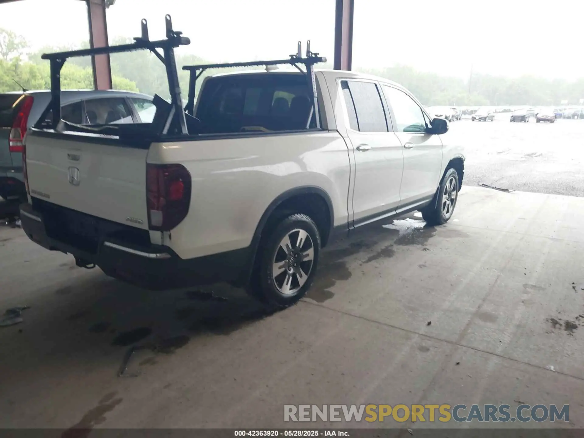 4 Фотография поврежденного автомобиля 5FPYK3F79KB020374 HONDA RIDGELINE 2019
