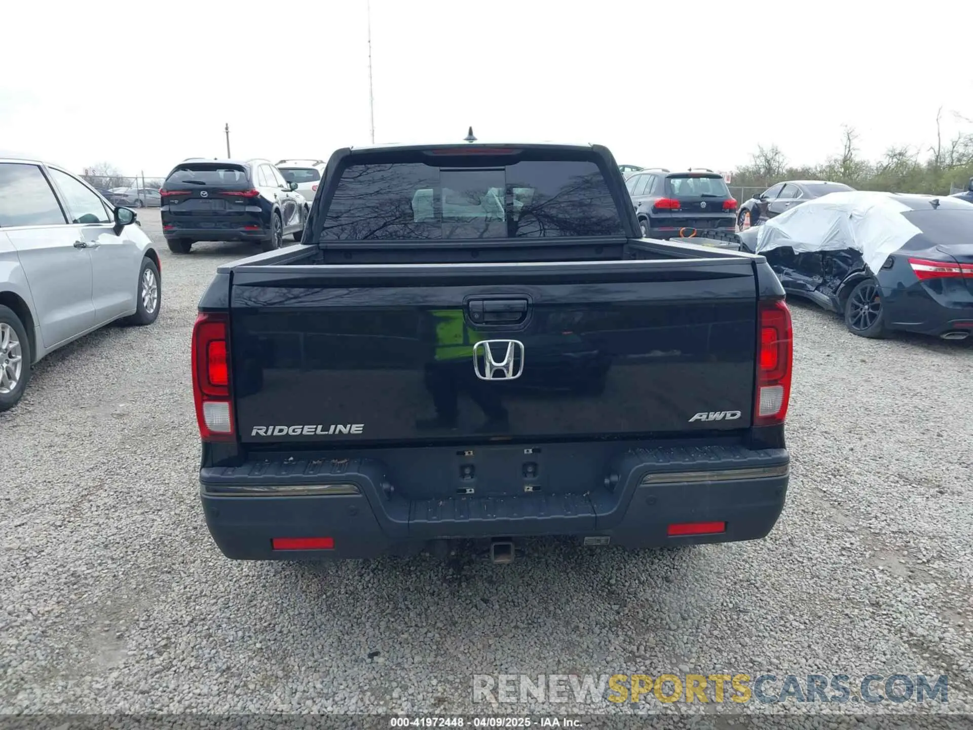 17 Photograph of a damaged car 5FPYK3F86KB048271 HONDA RIDGELINE 2019