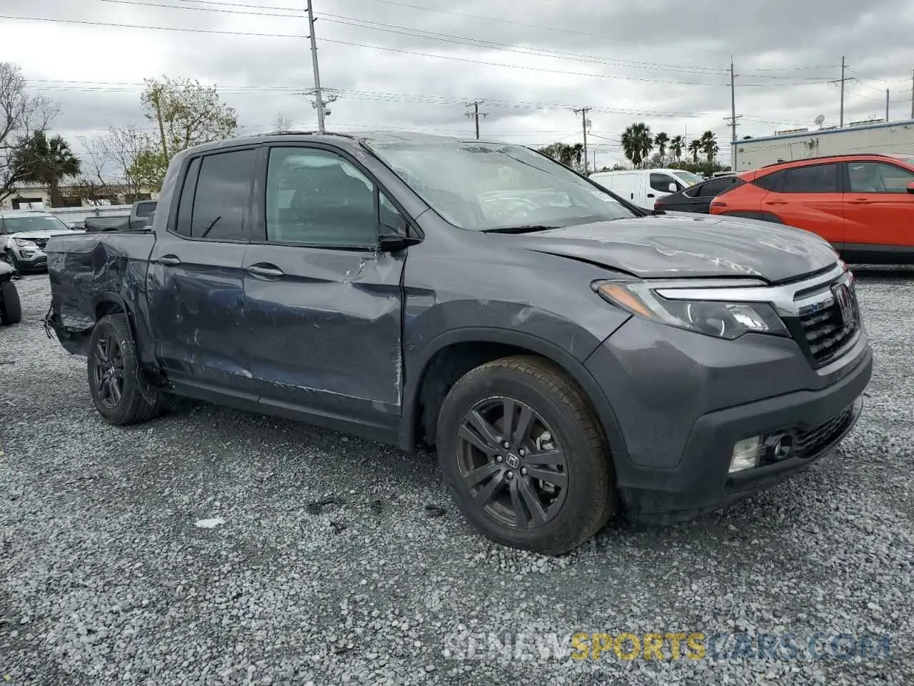 4 Photograph of a damaged car 5FPYK2F11LB000823 HONDA RIDGELINE 2020