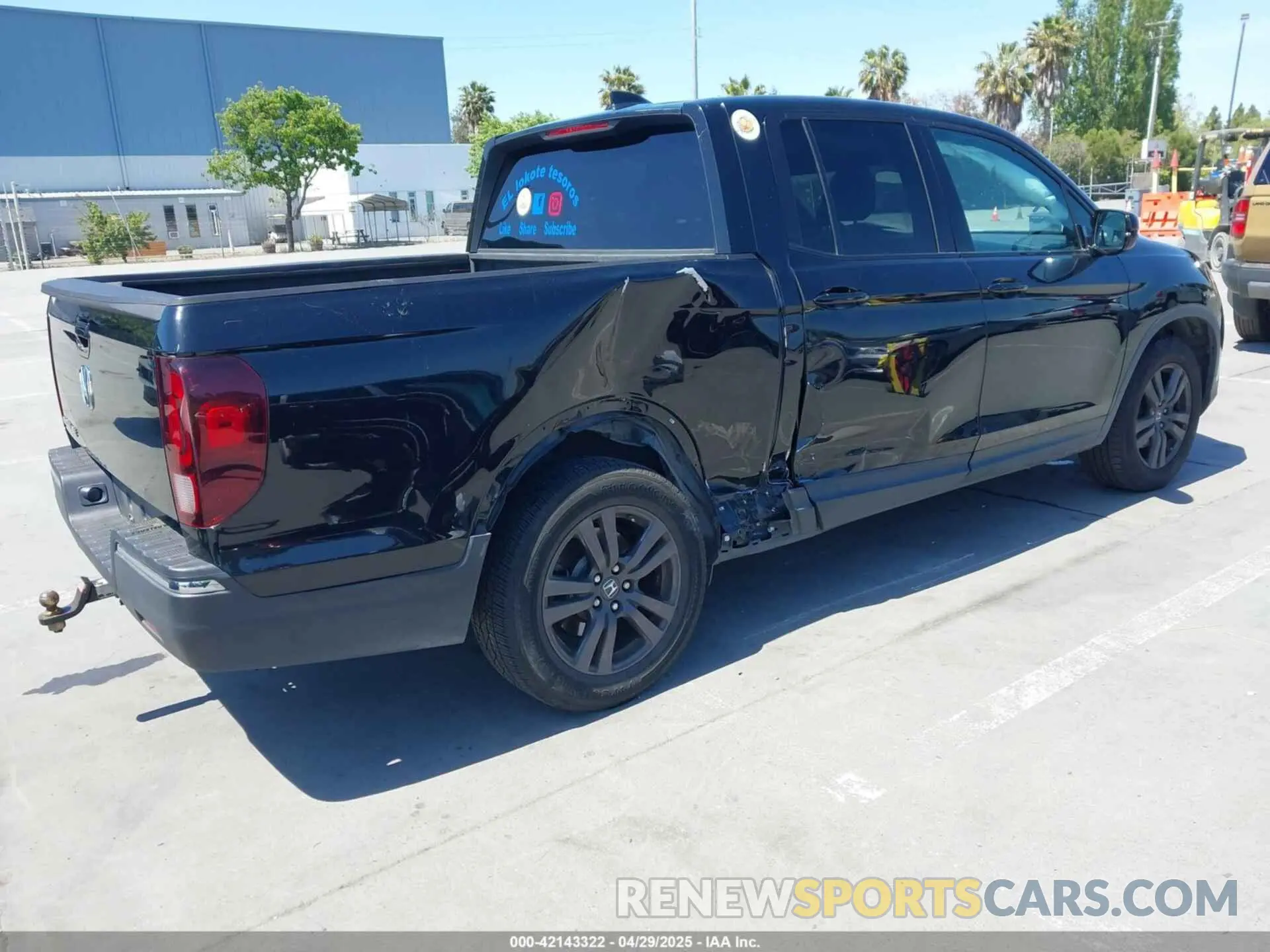 4 Photograph of a damaged car 5FPYK2F19LB000049 HONDA RIDGELINE 2020
