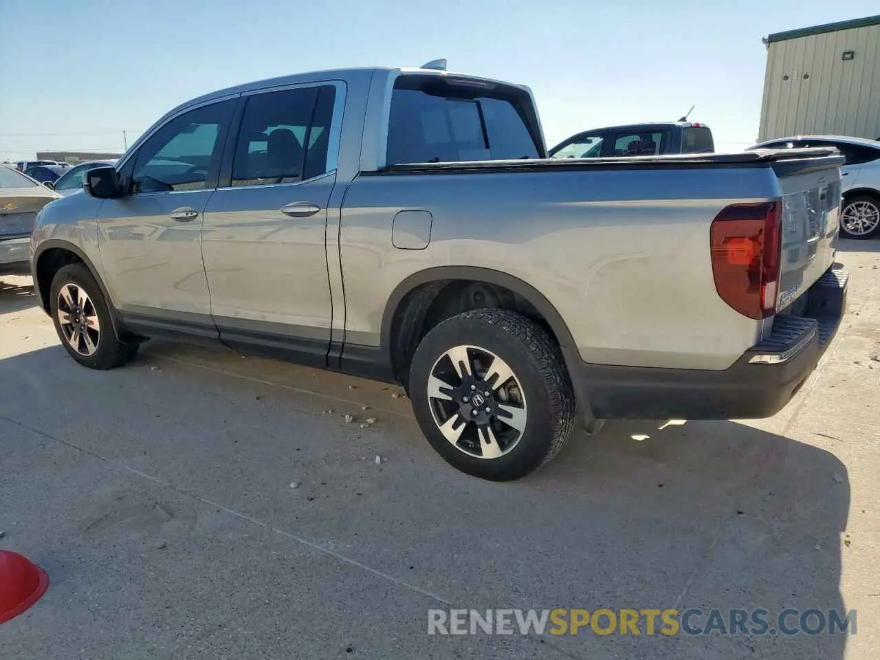 2 Photograph of a damaged car 5FPYK3F51LB019283 HONDA RIDGELINE 2020