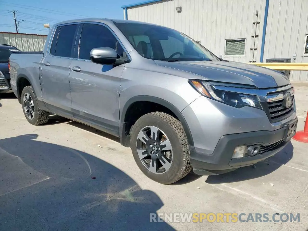 4 Photograph of a damaged car 5FPYK3F51LB019283 HONDA RIDGELINE 2020