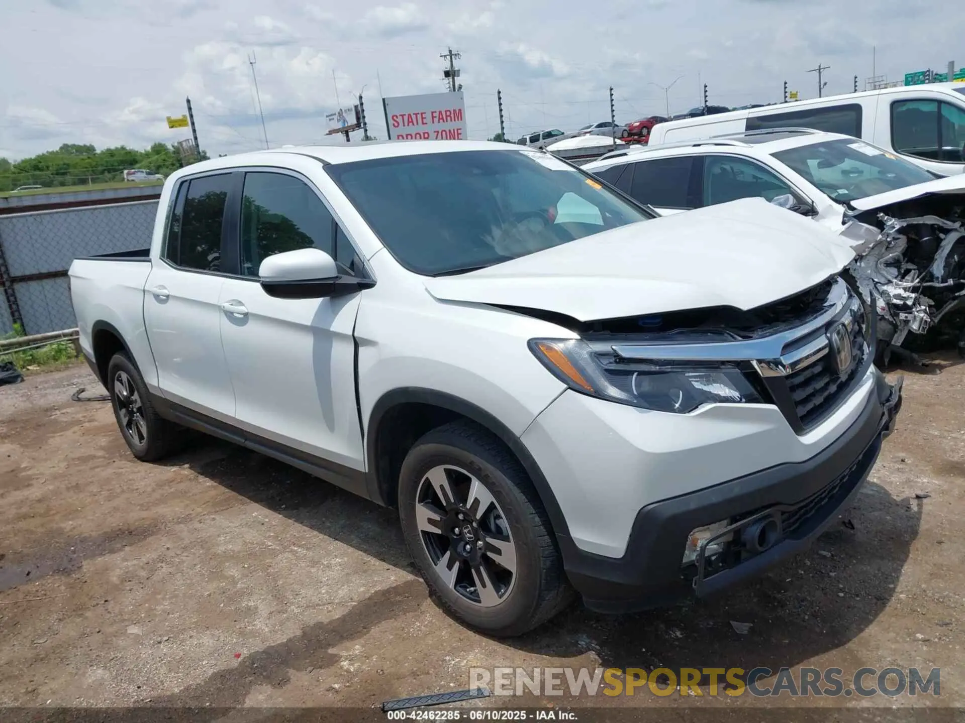 1 Photograph of a damaged car 5FPYK3F51LB029859 HONDA RIDGELINE 2020