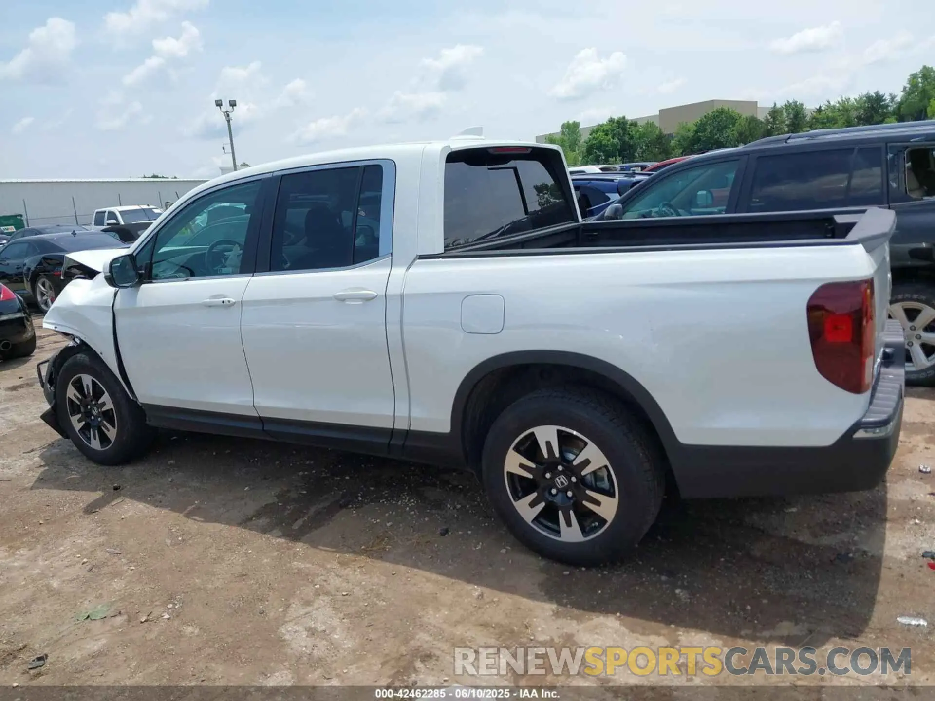 15 Photograph of a damaged car 5FPYK3F51LB029859 HONDA RIDGELINE 2020