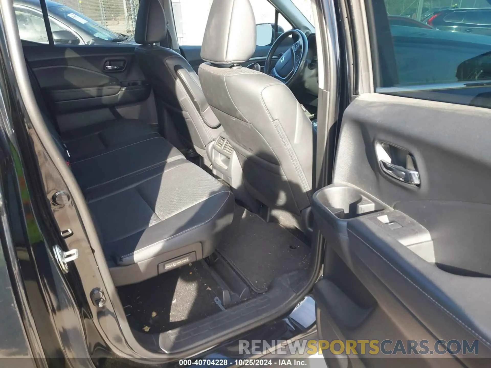 8 Photograph of a damaged car 5FPYK3F59LB023212 HONDA RIDGELINE 2020