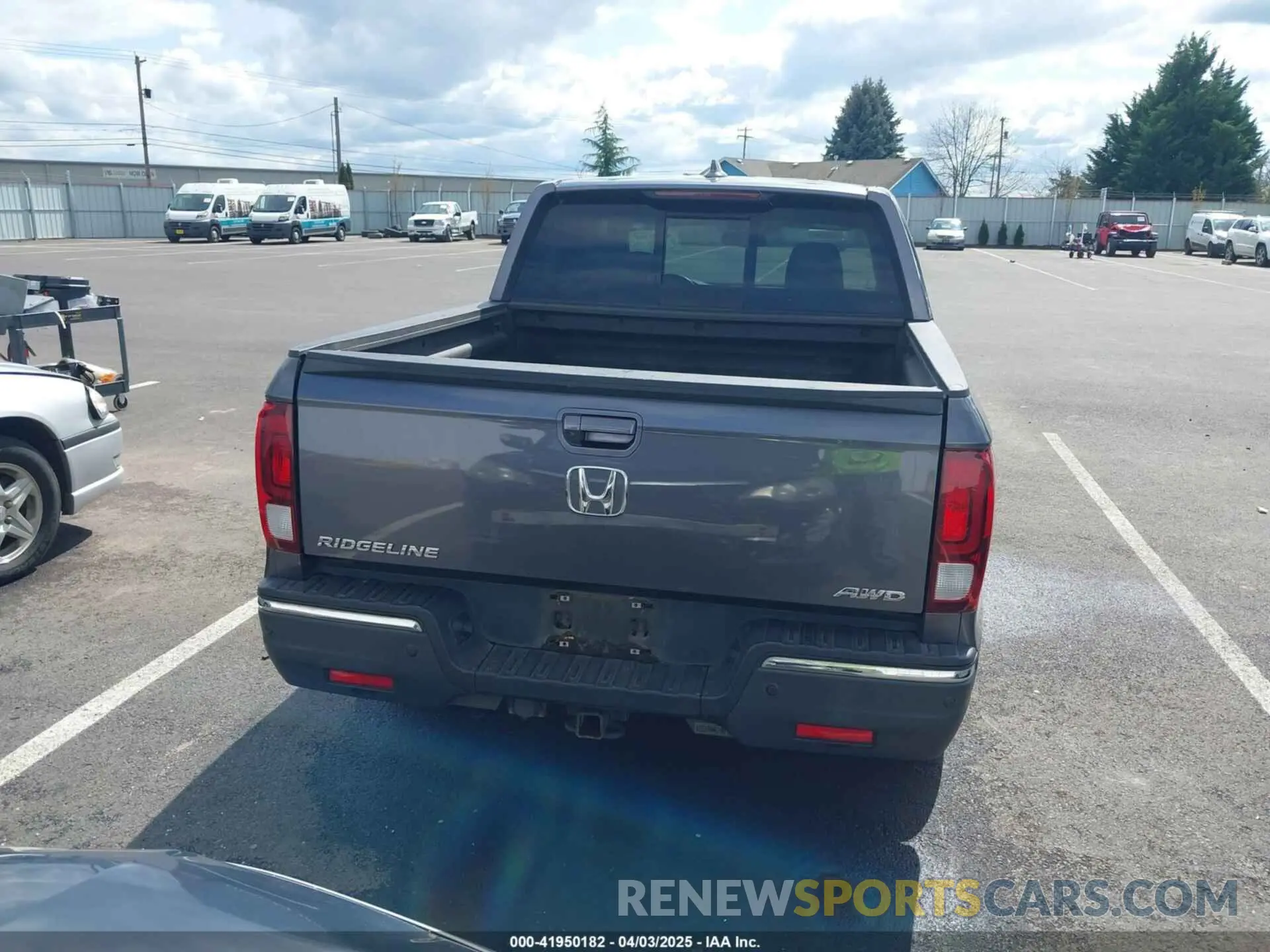 17 Photograph of a damaged car 5FPYK3F71LB004106 HONDA RIDGELINE 2020
